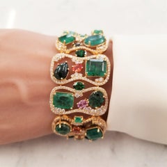 44.10 Carat Total Emerald Cut Emerald and Diamond Bracelet in 18 Karat Gold