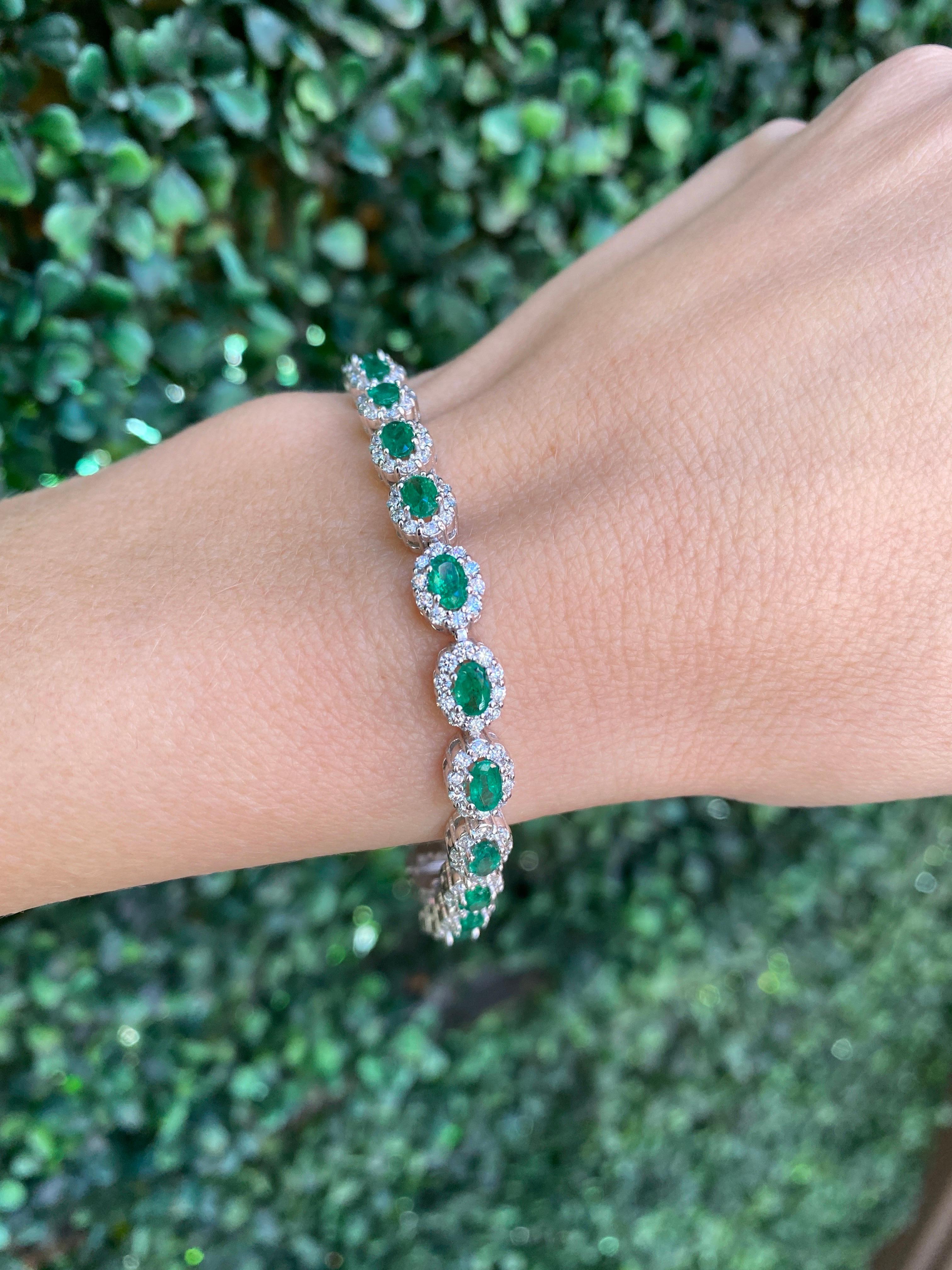 4.42 Carat Total Weight Oval Cut Emerald and 3.30ctw Round Diamond Bracelet  For Sale 8