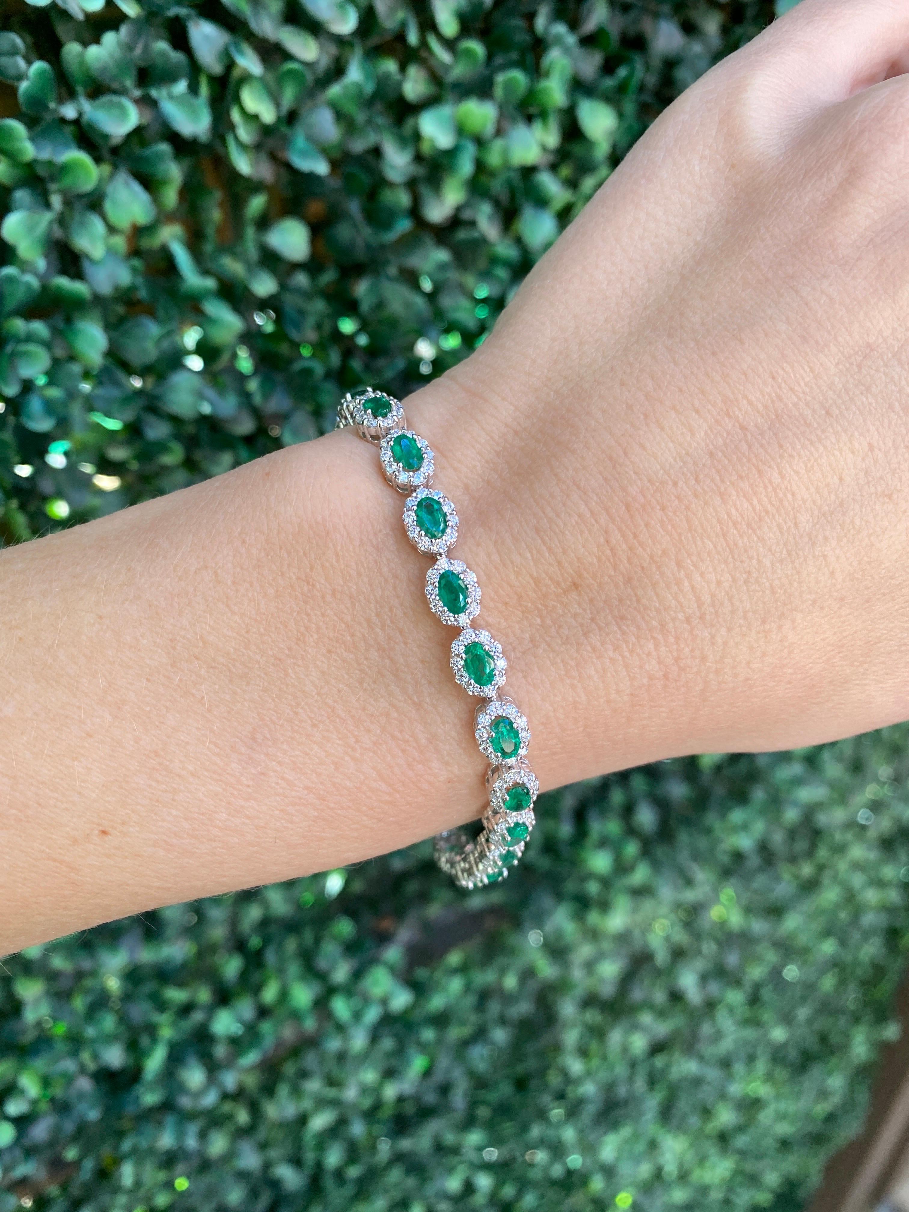 4.42 Carat Total Weight Oval Cut Emerald and 3.30ctw Round Diamond Bracelet  For Sale 2