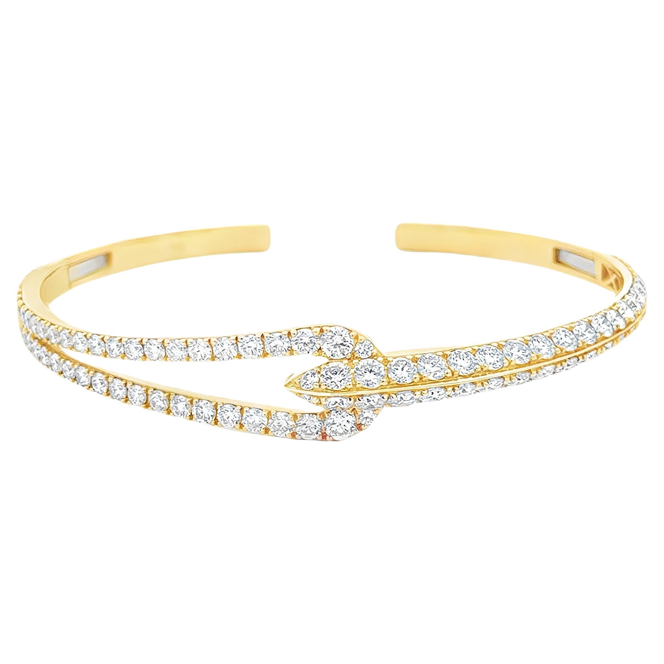 Manschettenarmband mit 4,42 Karat rundem Diamanten im Brillantschliff