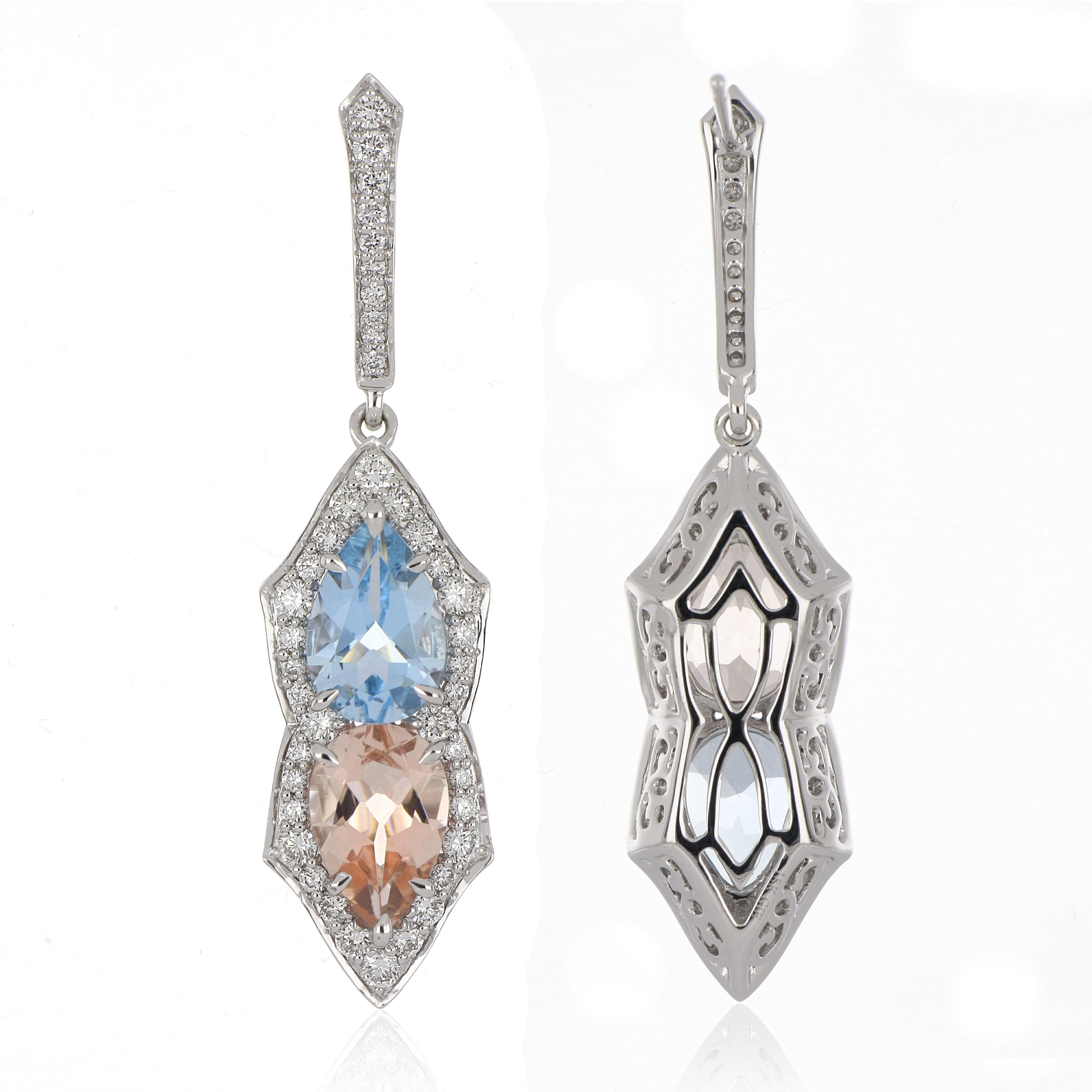 Contemporaneo Orecchino di Morganite e Acquamarina da 4,43 carati totali con diamanti in oro 18 carati in vendita