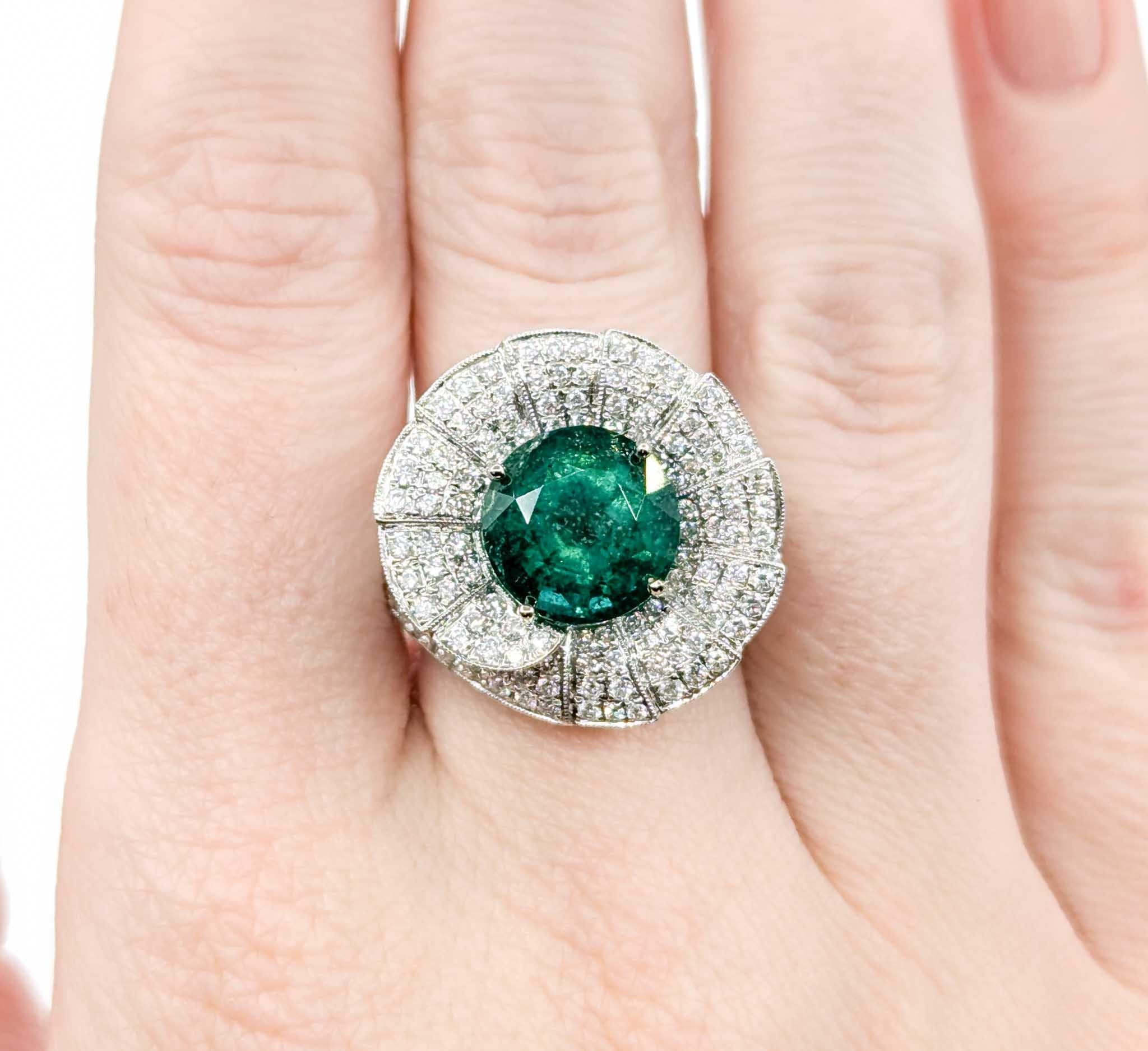 4,43 Karat Smaragdring mit Diamanten aus 18 Karat Weißgold (Zeitgenössisch)
