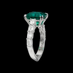 4.44 Carat Brazilian Emerald Next To VVS Diamonds White Gold 18 Karat Ring