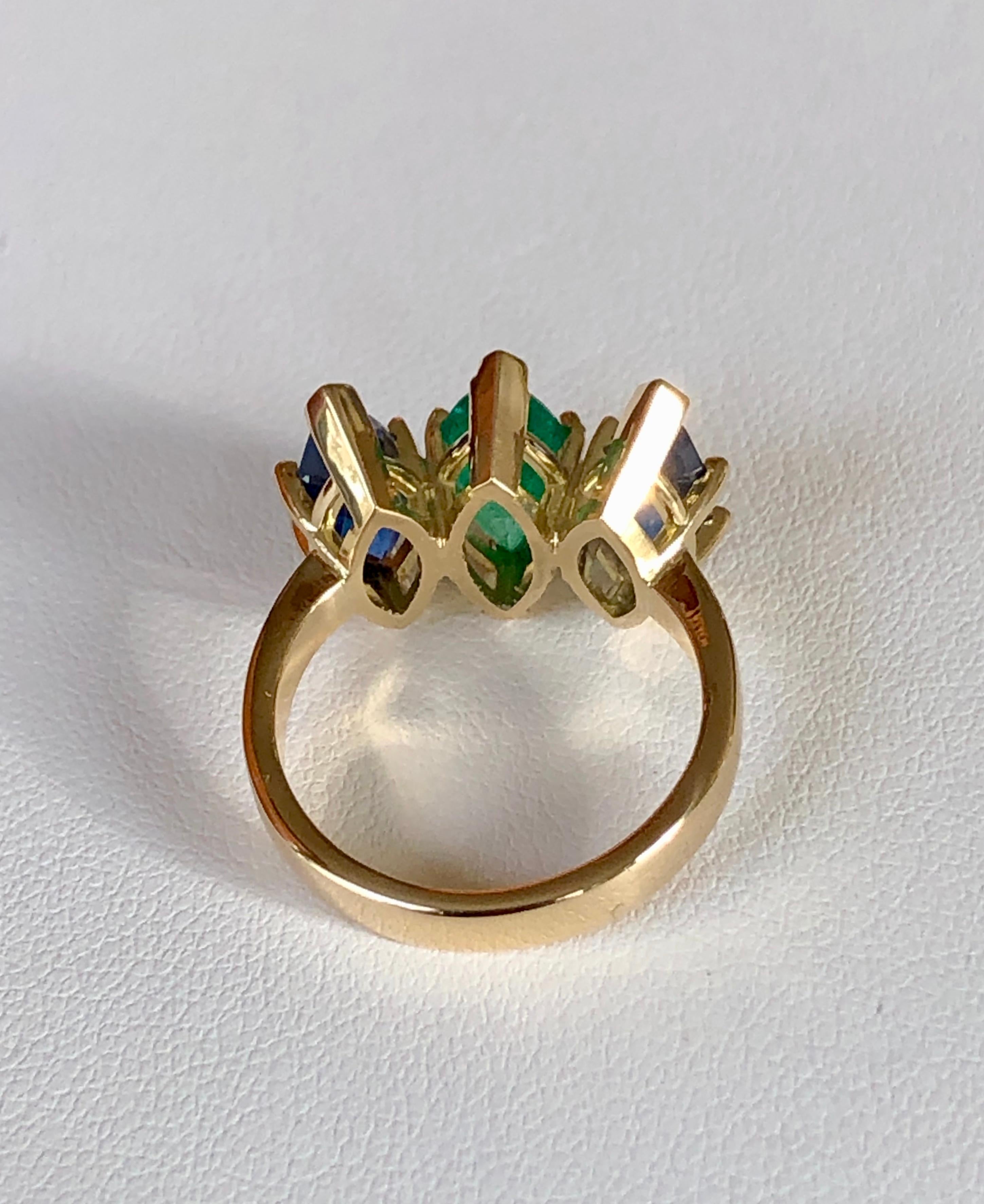 4.44 Carat Marquise Cut Ceylon Sapphire and Colombian Emerald Ring 18 Karat 1