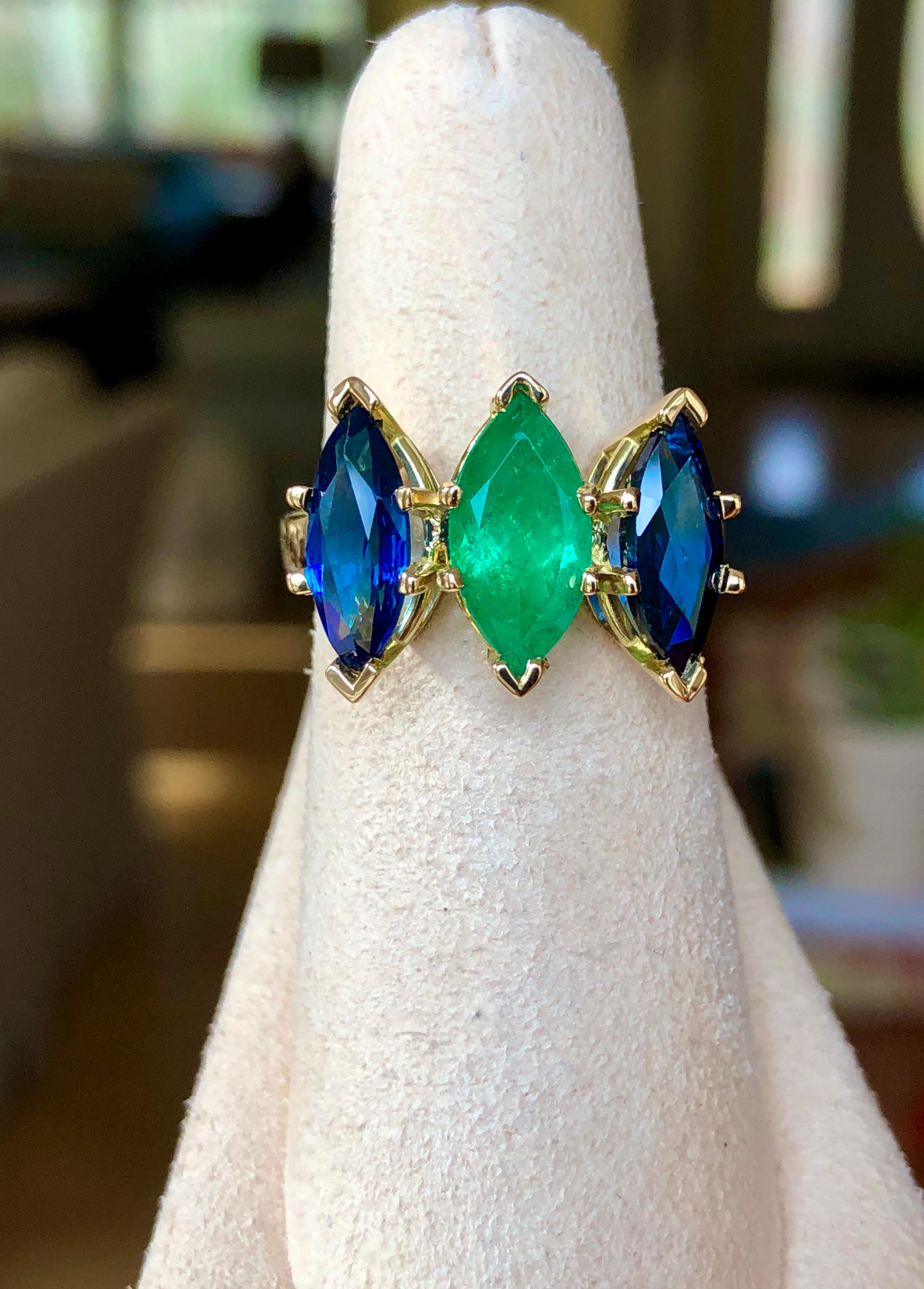 4.44 Carat Marquise Cut Ceylon Sapphire and Colombian Emerald Ring 18 Karat 4