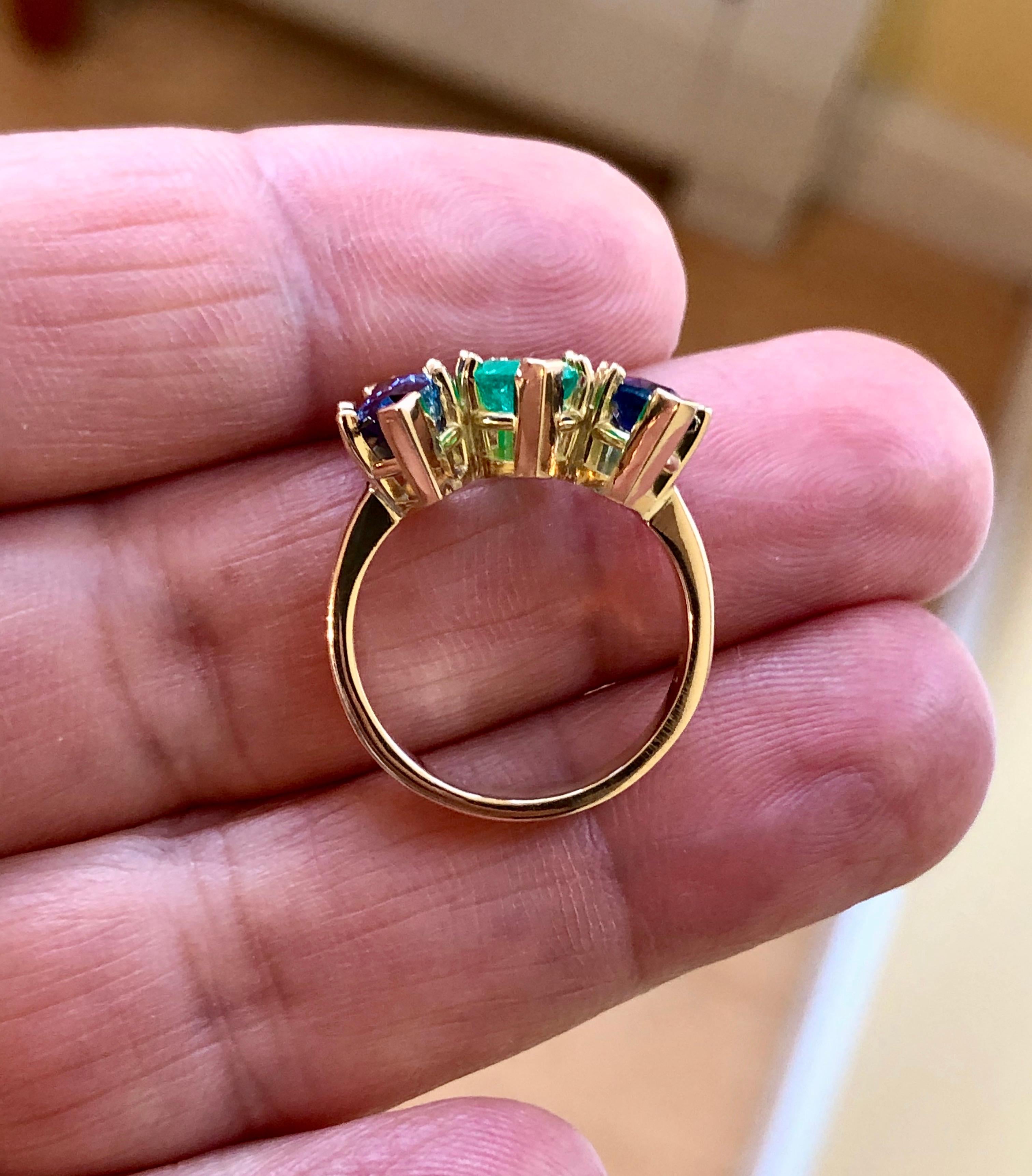 4.44 Carat Marquise Cut Ceylon Sapphire and Colombian Emerald Ring 18 Karat 2