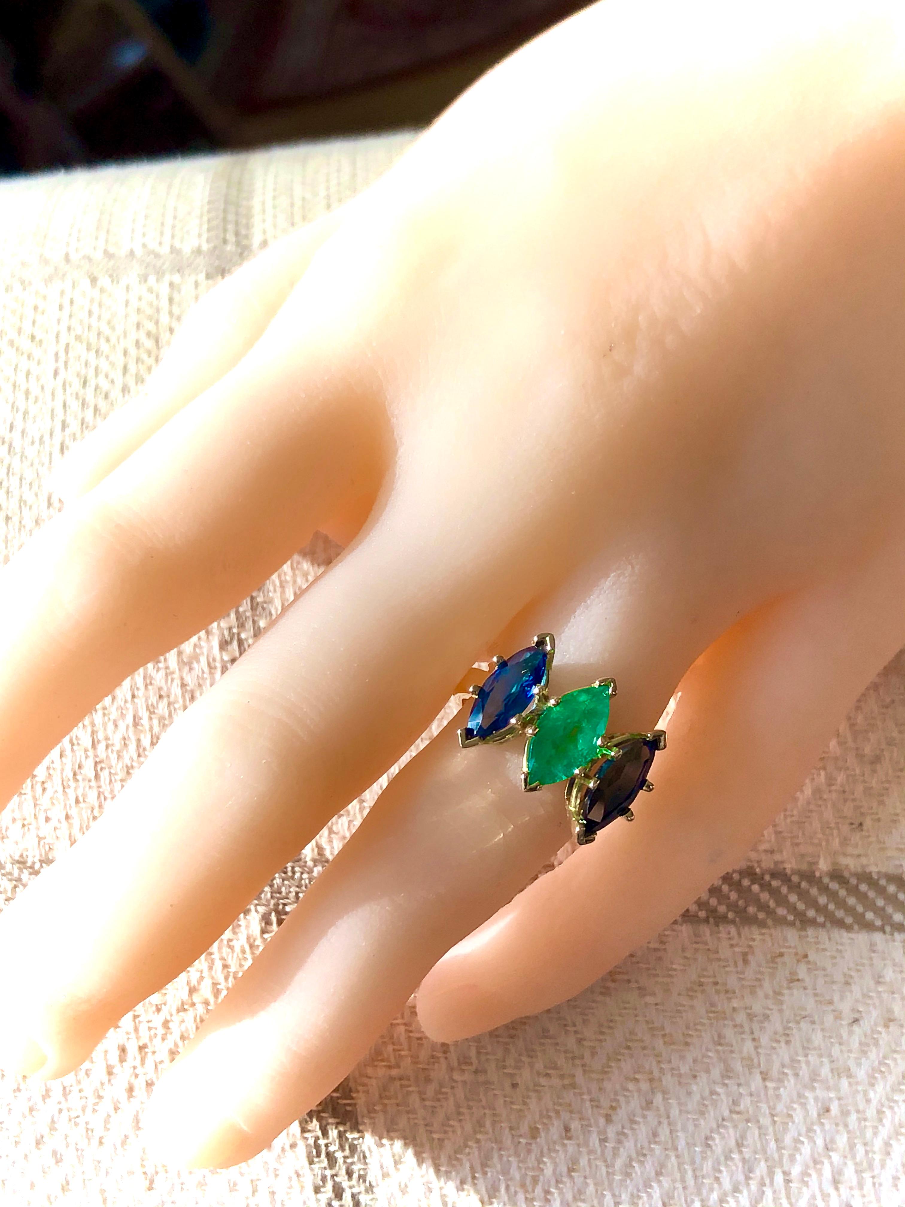 Women's 4.44 Carat Marquise Cut Ceylon Sapphire and Colombian Emerald Ring 18 Karat