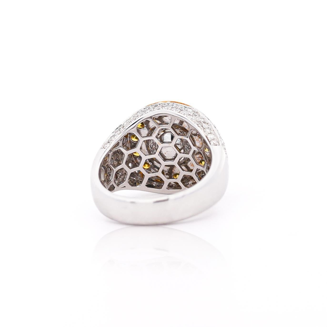 Anello da uomo con diamante giallo taglio rotondo in oro 18 carati da 4,44 carati in vendita 4