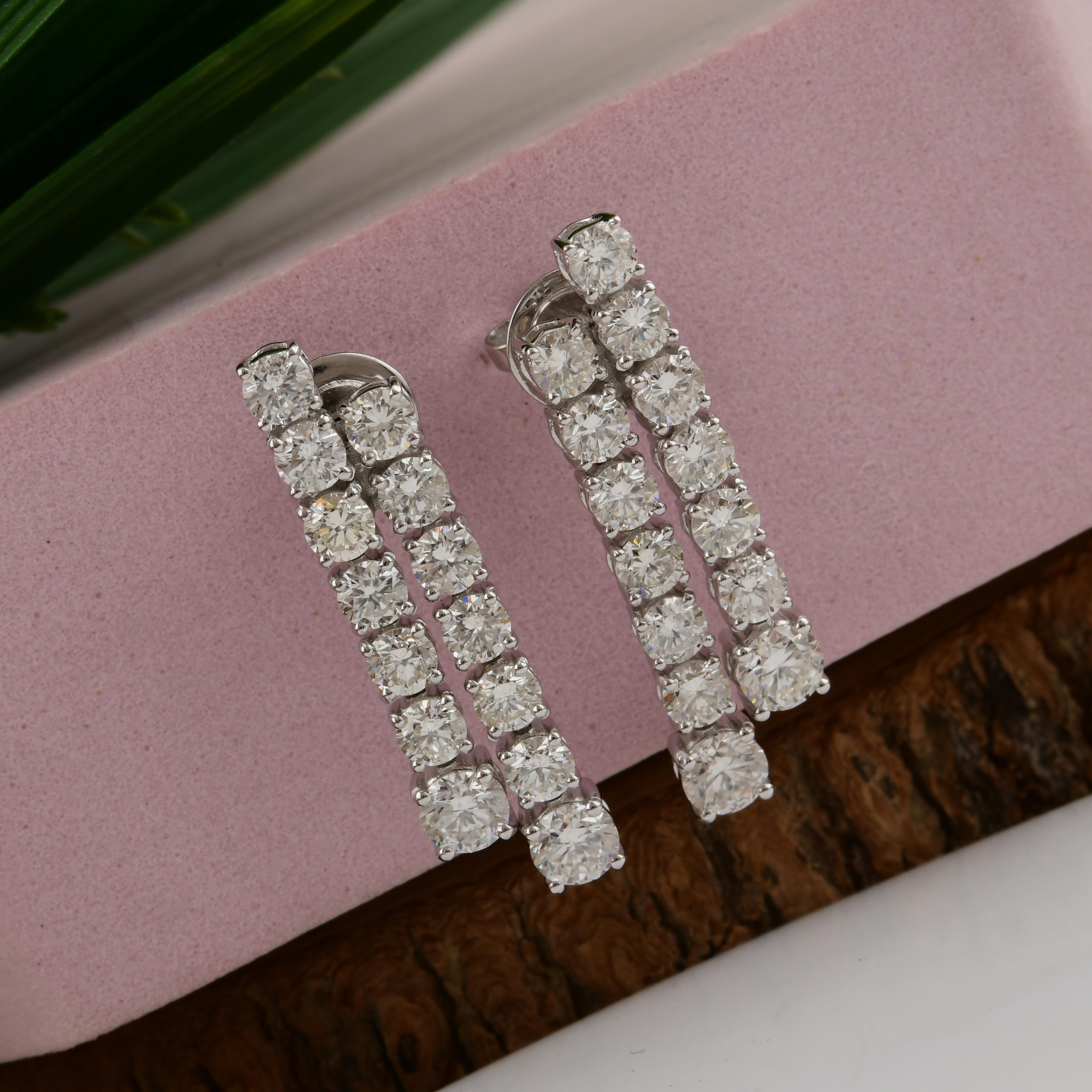 Taille ronde Diamant brillant SI/H de 4,44 carats  Boucles d'oreilles pendantes The Row en or blanc 14 carats en vente