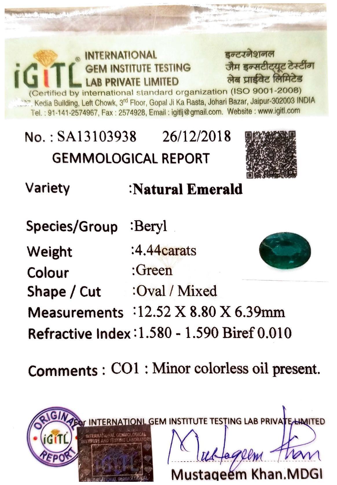 Oval Cut 4.44 Ct Weight Oval Shaped Green Color IGITL Certified Emerald Gemstone Pendant For Sale