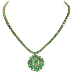 44.46 Carat Emerald 18 Karat Solid Yellow Gold Diamond Necklace