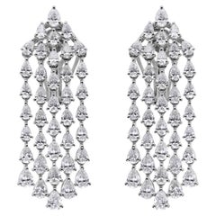 Pendientes en forma de araña con diamantes talla pera de 4,44 ct y oro blanco de 14 quilates