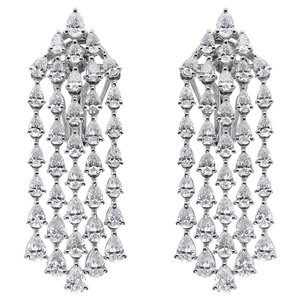 Orecchini a goccia con diamante taglio pera da 4,44 carati in oro bianco 18K