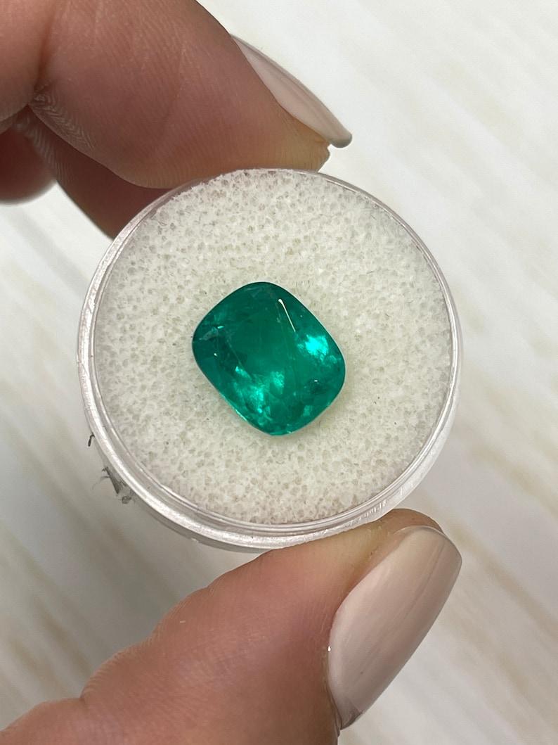 Esmeralda colombiana verde muzo viva de 4,45 quilates 11x9 - Gema alargada talla cojín Moderno en venta