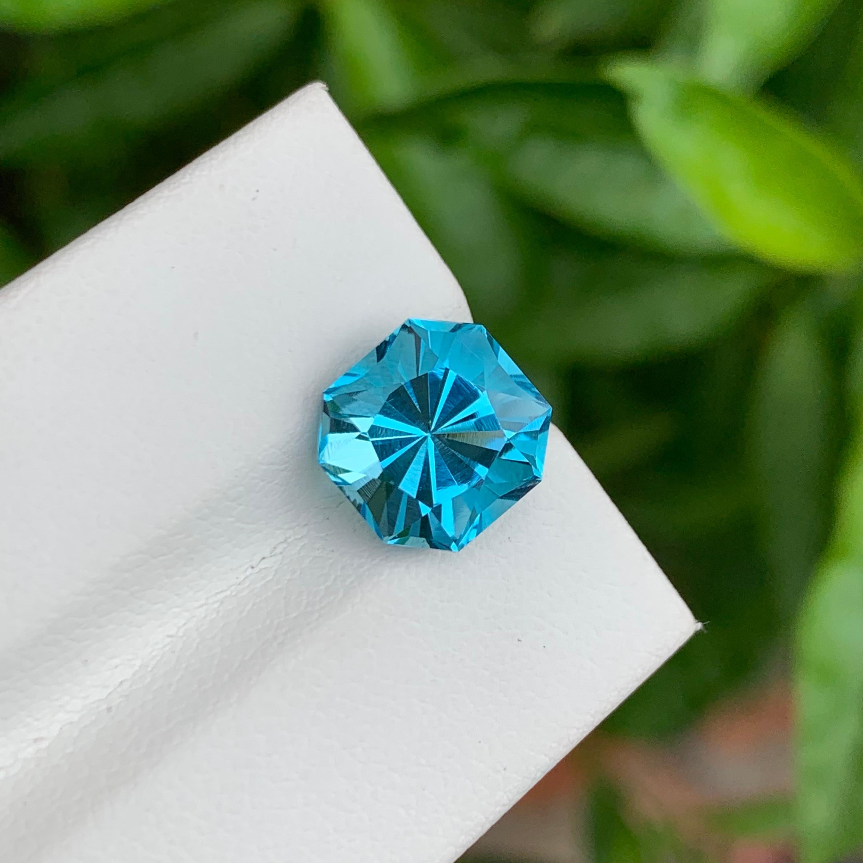 Octagon Cut 4.45 Carat Lovely Blue Topaz Octagon Shape Gem For Jewellery Making For Sale