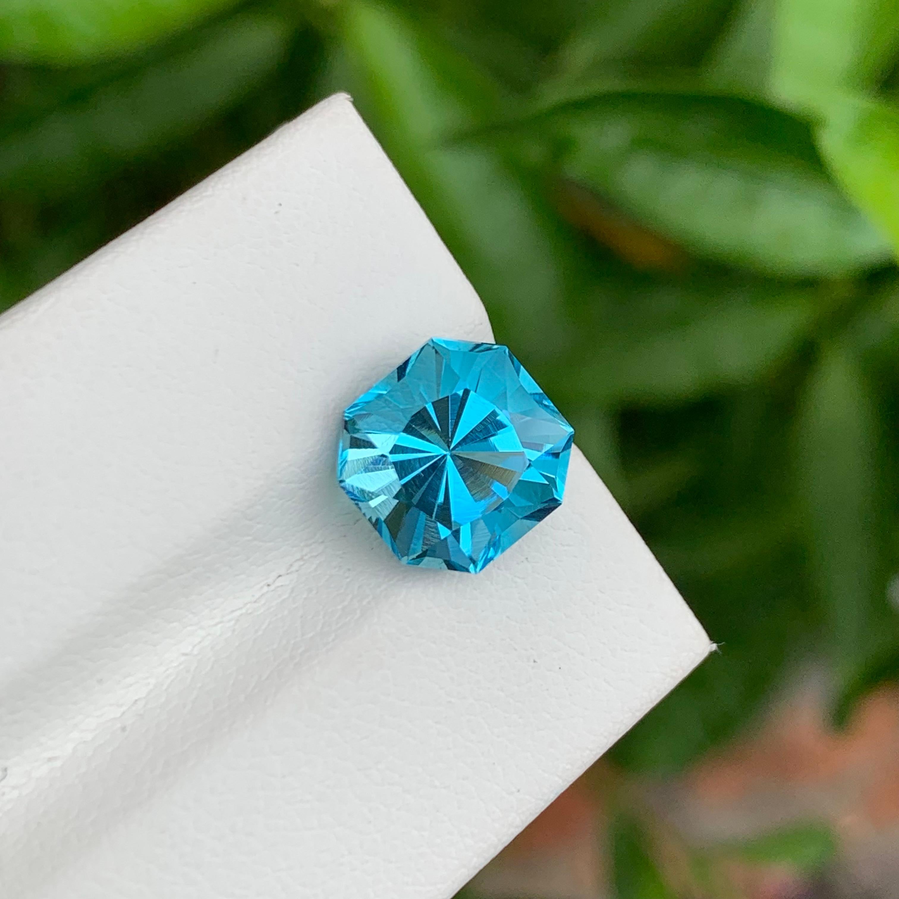 4.45 Carat Lovely Blue Topaz Octagon Shape Gem For Jewellery Making For Sale 1
