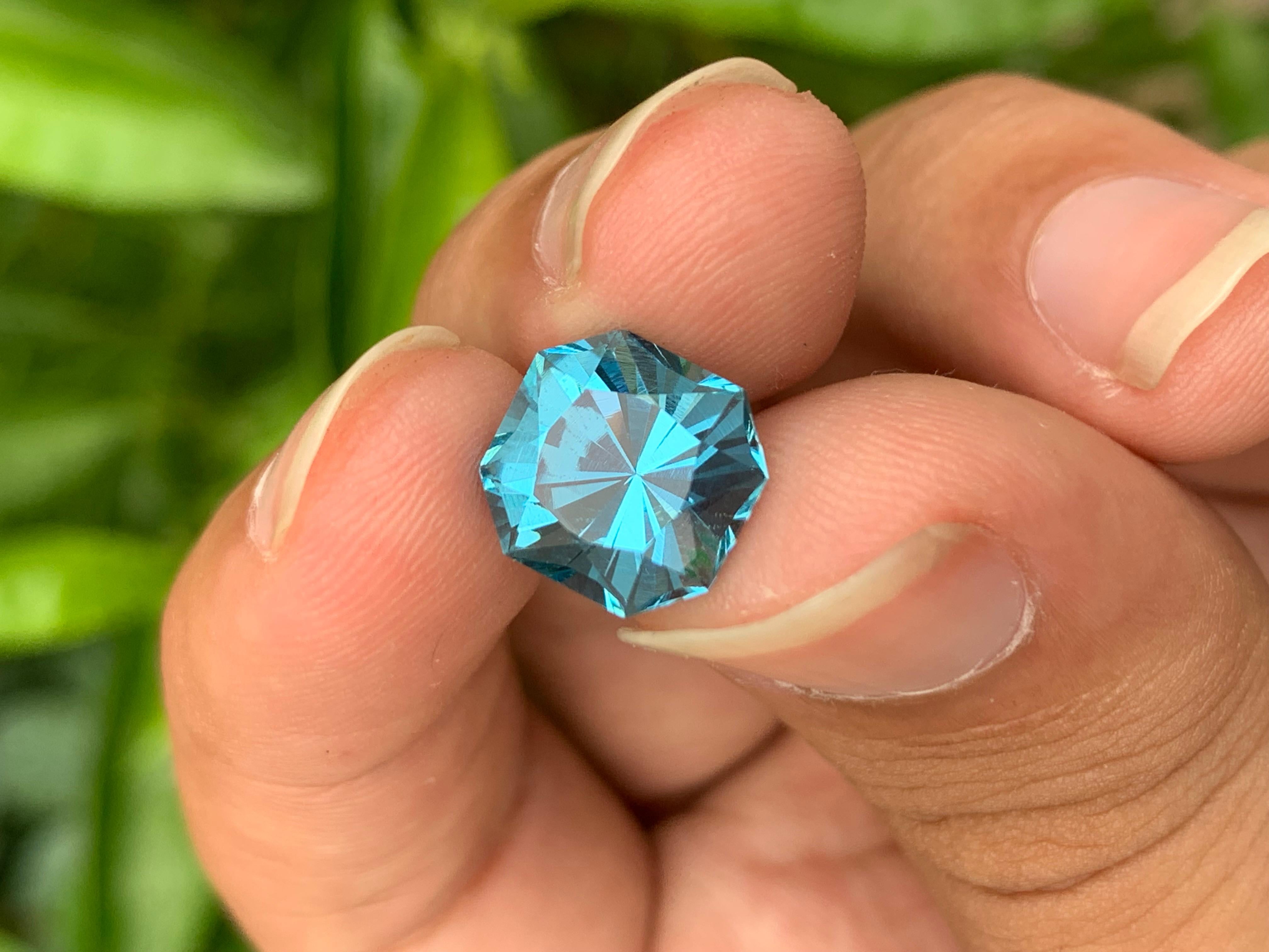 4.45 Carat Lovely Blue Topaz Octagon Shape Gem For Jewellery Making For Sale 2