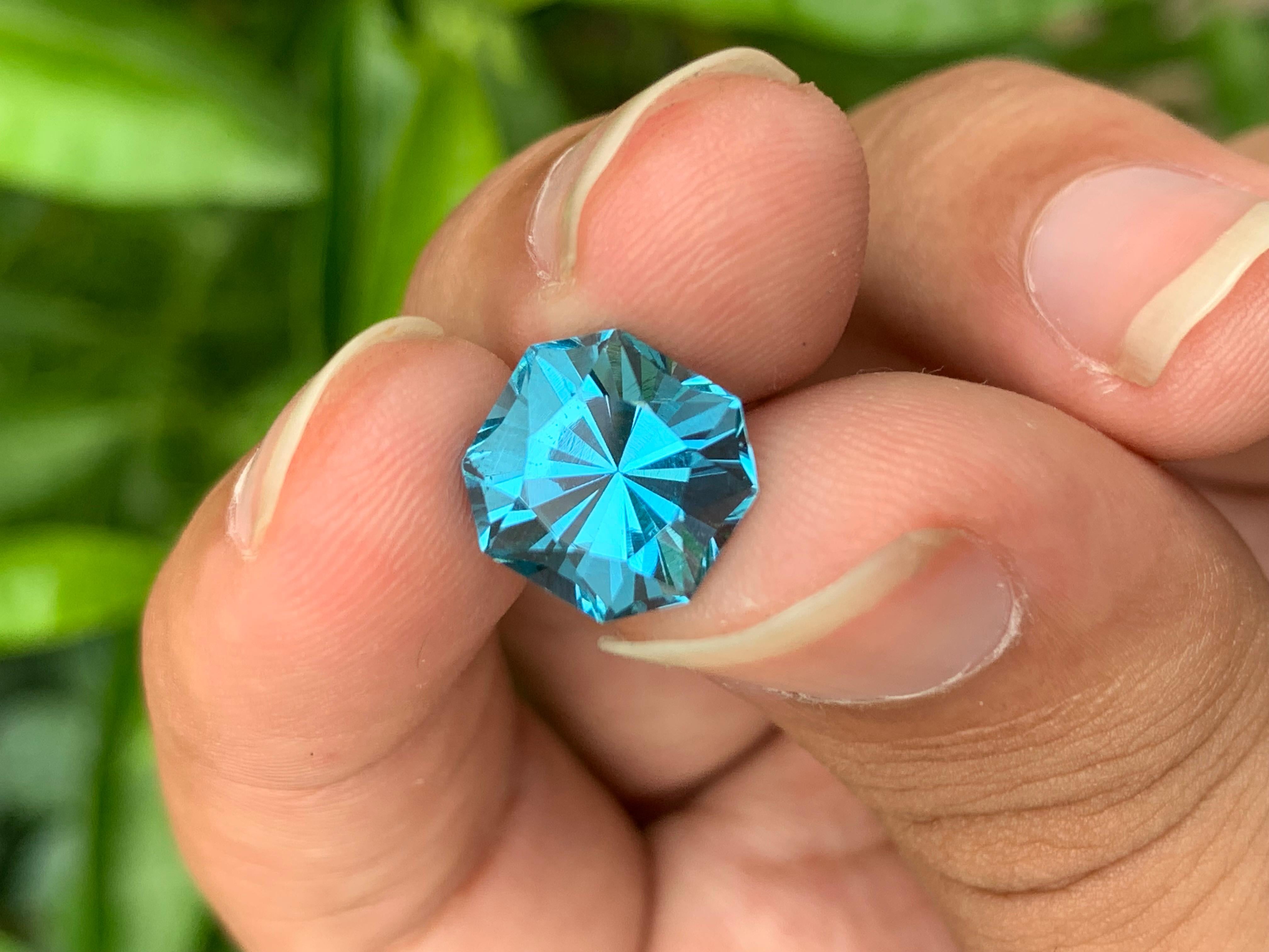 4.45 Carat Lovely Blue Topaz Octagon Shape Gem For Jewellery Making For Sale 3