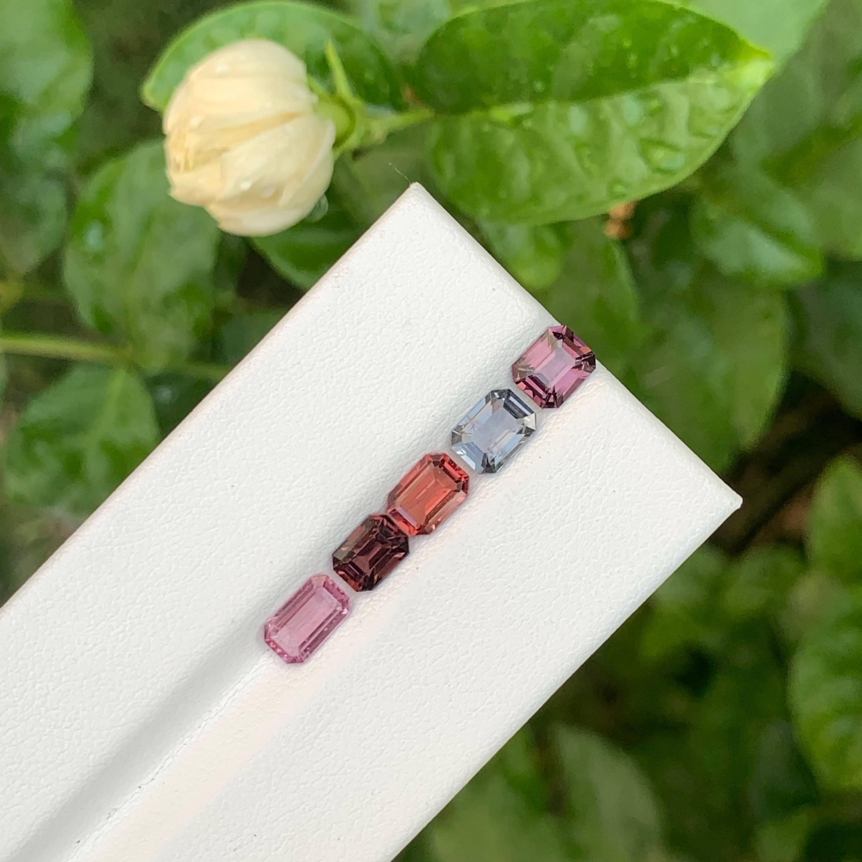 Moderne 4.45 Carat Multi Color 5 Piece Spinel Gems Lot Emerald Cut From Burma en vente