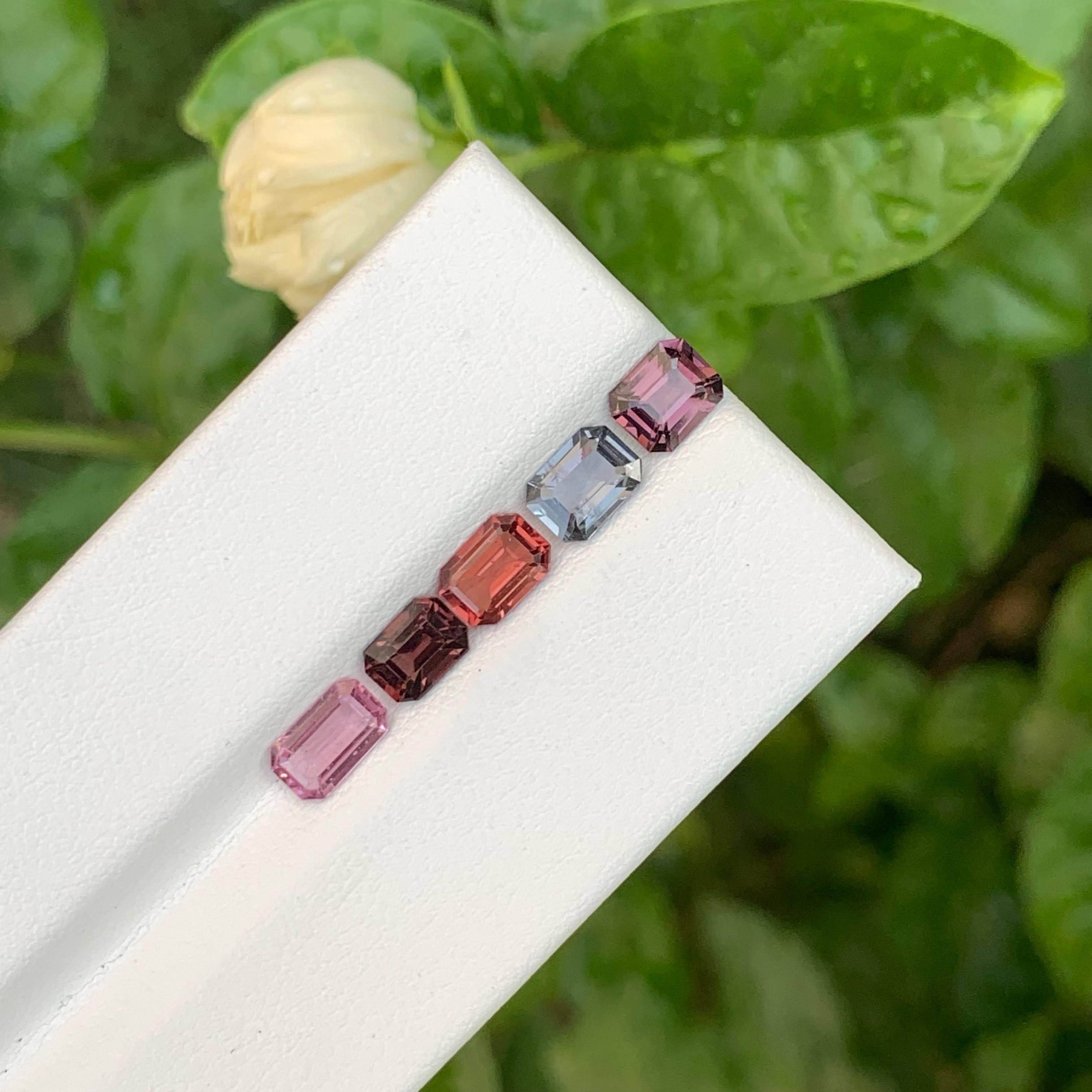 4.45 Carat Multi Color 5 Piece Spinel Gems Lot Emerald Cut From Burma Neuf - En vente à Bangkok, TH