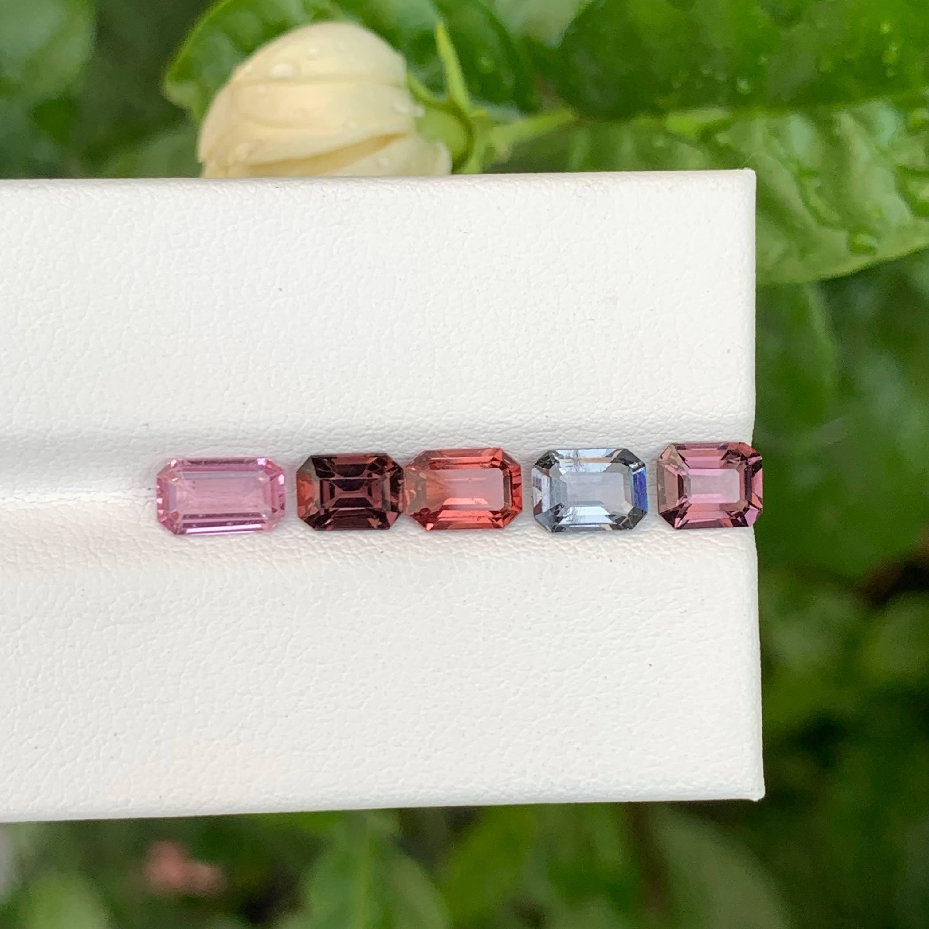 4.45 Carat Multi Color 5 Piece Spinel Gems Lot Emerald Cut From Burma Unisexe en vente