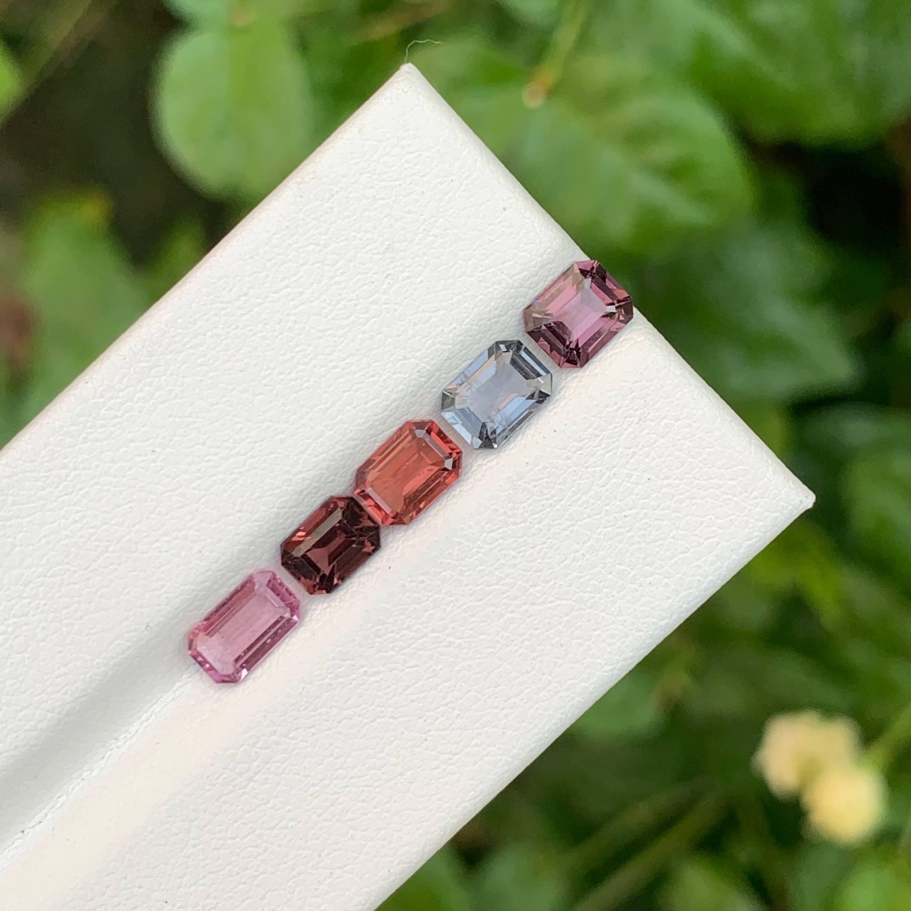 4.45 Carat Multi Color 5 Piece Spinel Gems Lot Emerald Cut From Burma en vente 1