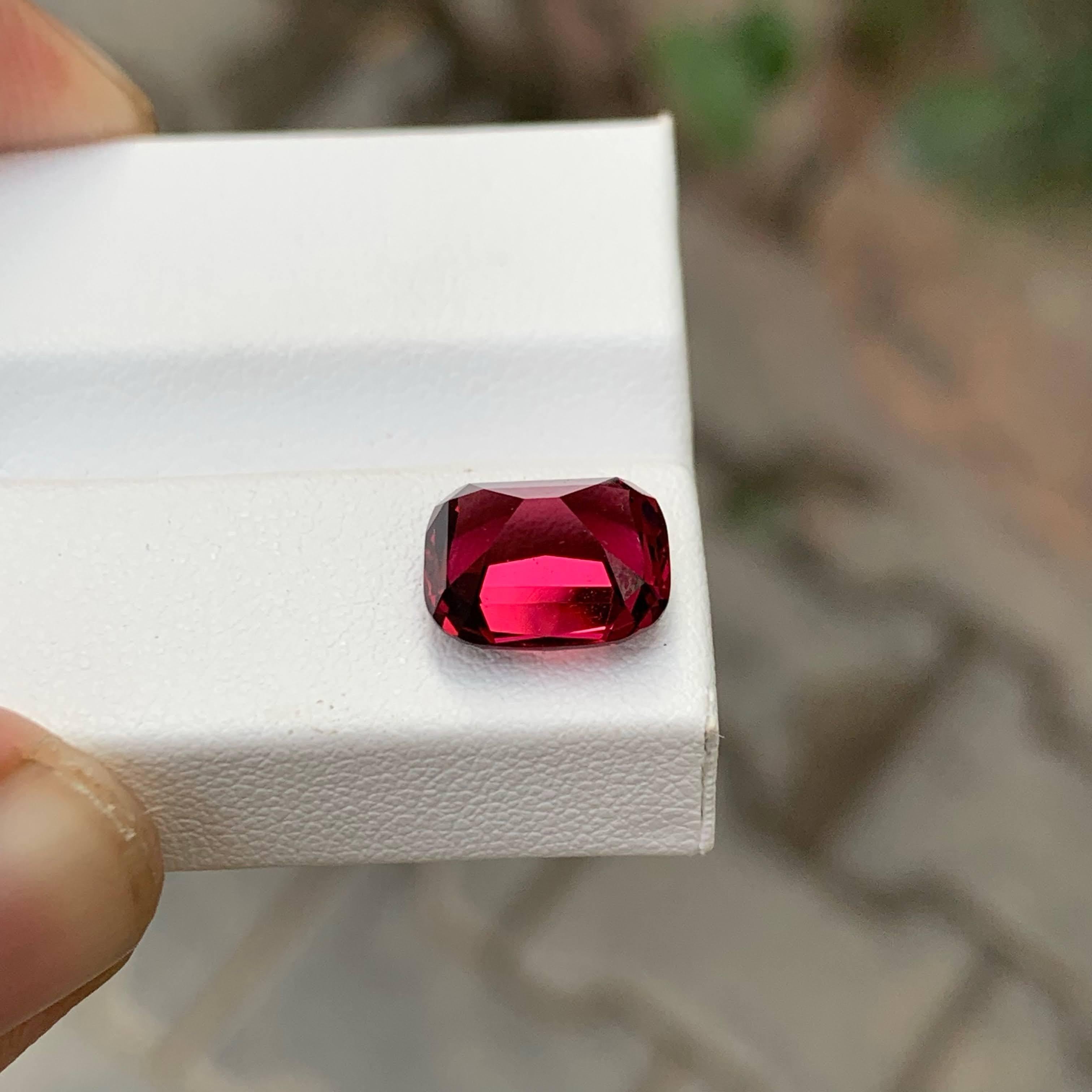 4.45 Carat Natural Loose Bright Red Garnet Stone Cushion Cut Tanzanian Gemstone (pierre précieuse tanzanienne) en vente 4