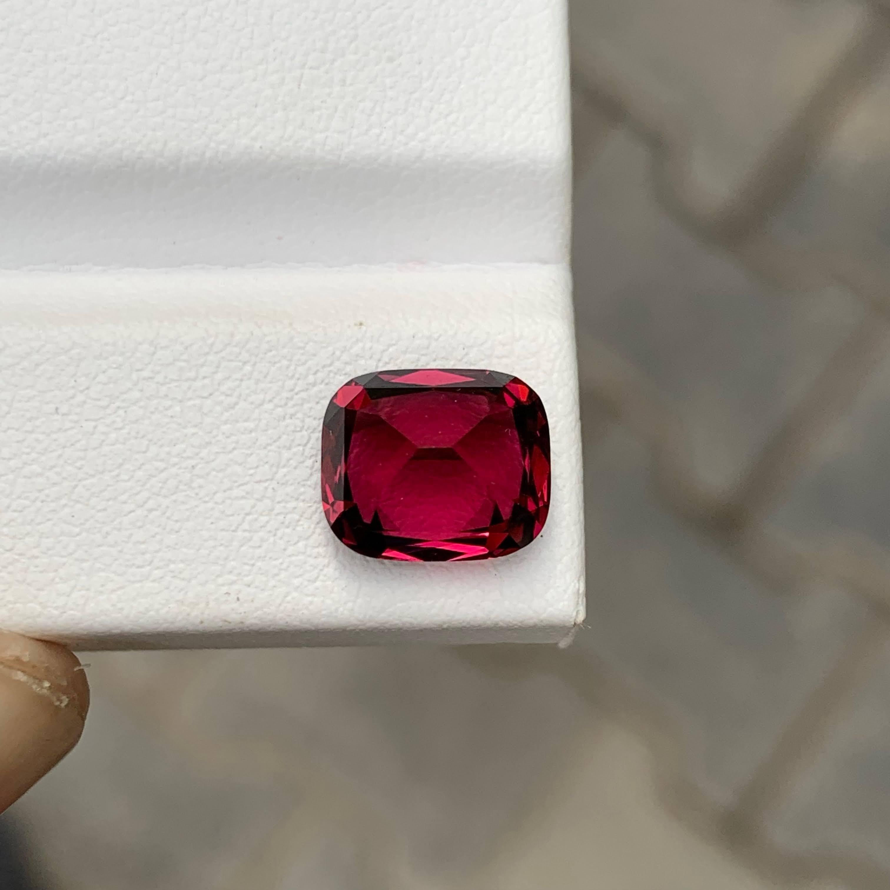 4.45 Carat Natural Loose Bright Red Garnet Stone Cushion Cut Tanzanian Gemstone (pierre précieuse tanzanienne) en vente 3