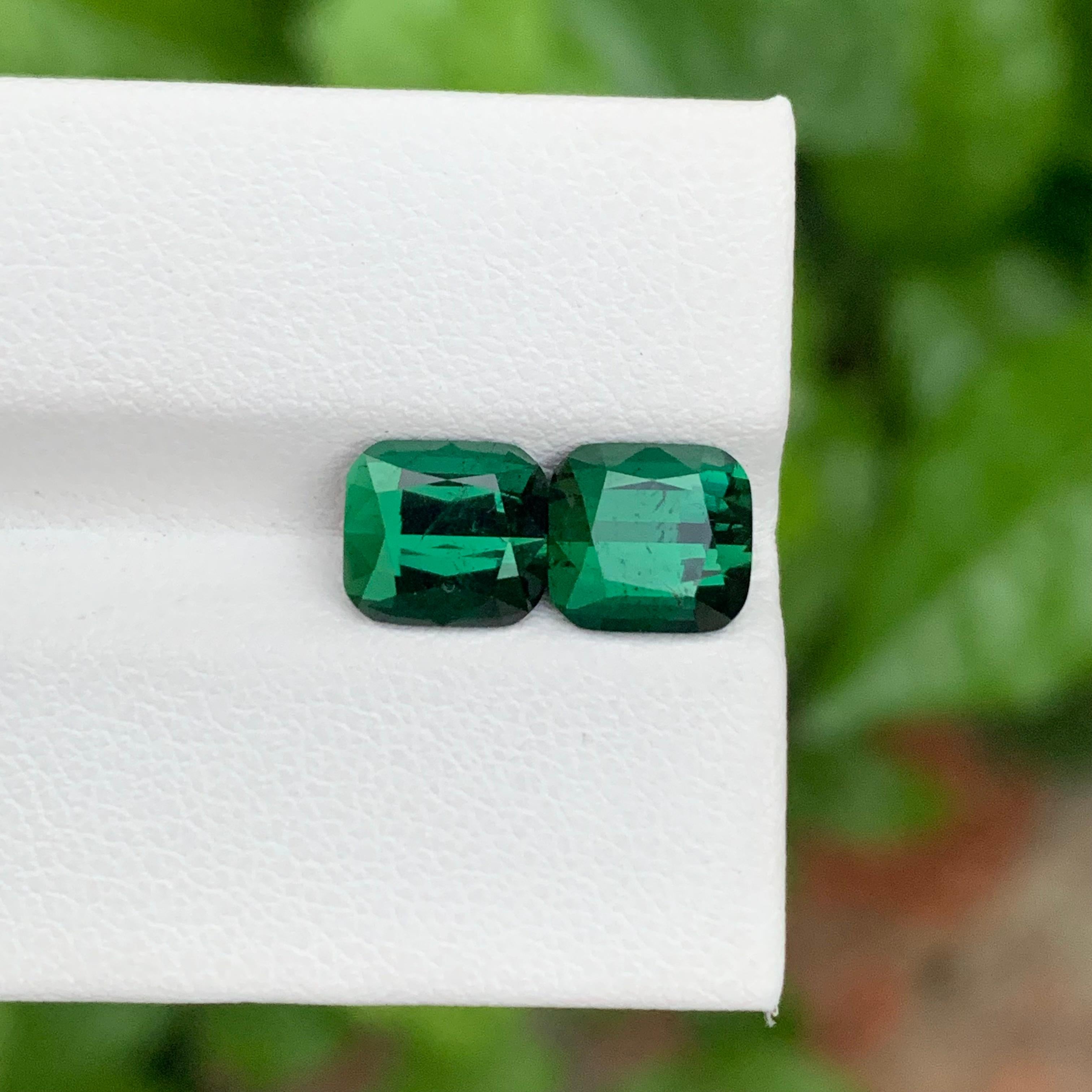 4.45 Carat Natural Loose Dark Green Tourmaline Pieces Cushion Shape Gemstone (pierre précieuse en forme de coussin) en vente 5