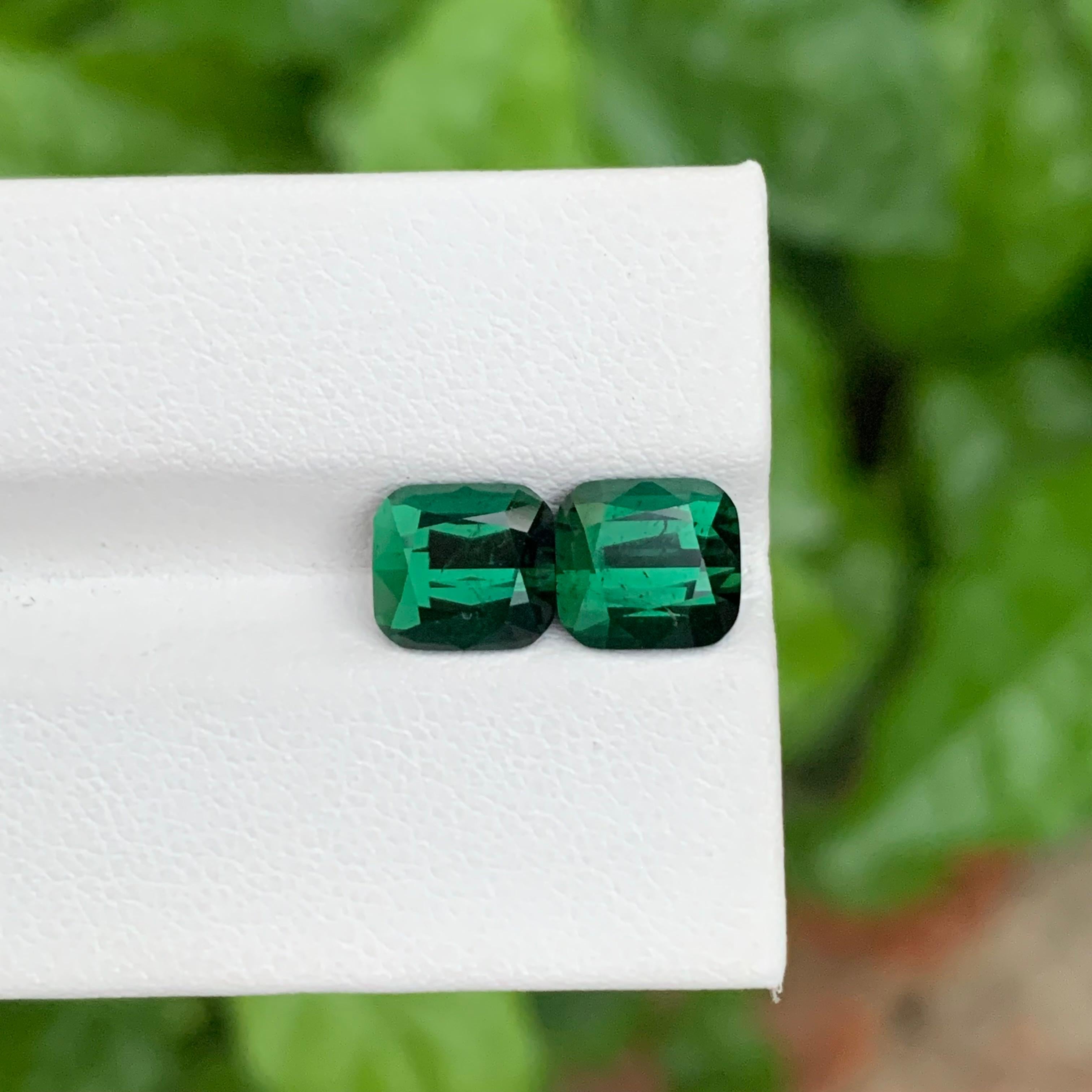 4.45 Carat Natural Loose Dark Green Tourmaline Pieces Cushion Shape Gemstone (pierre précieuse en forme de coussin) Unisexe en vente