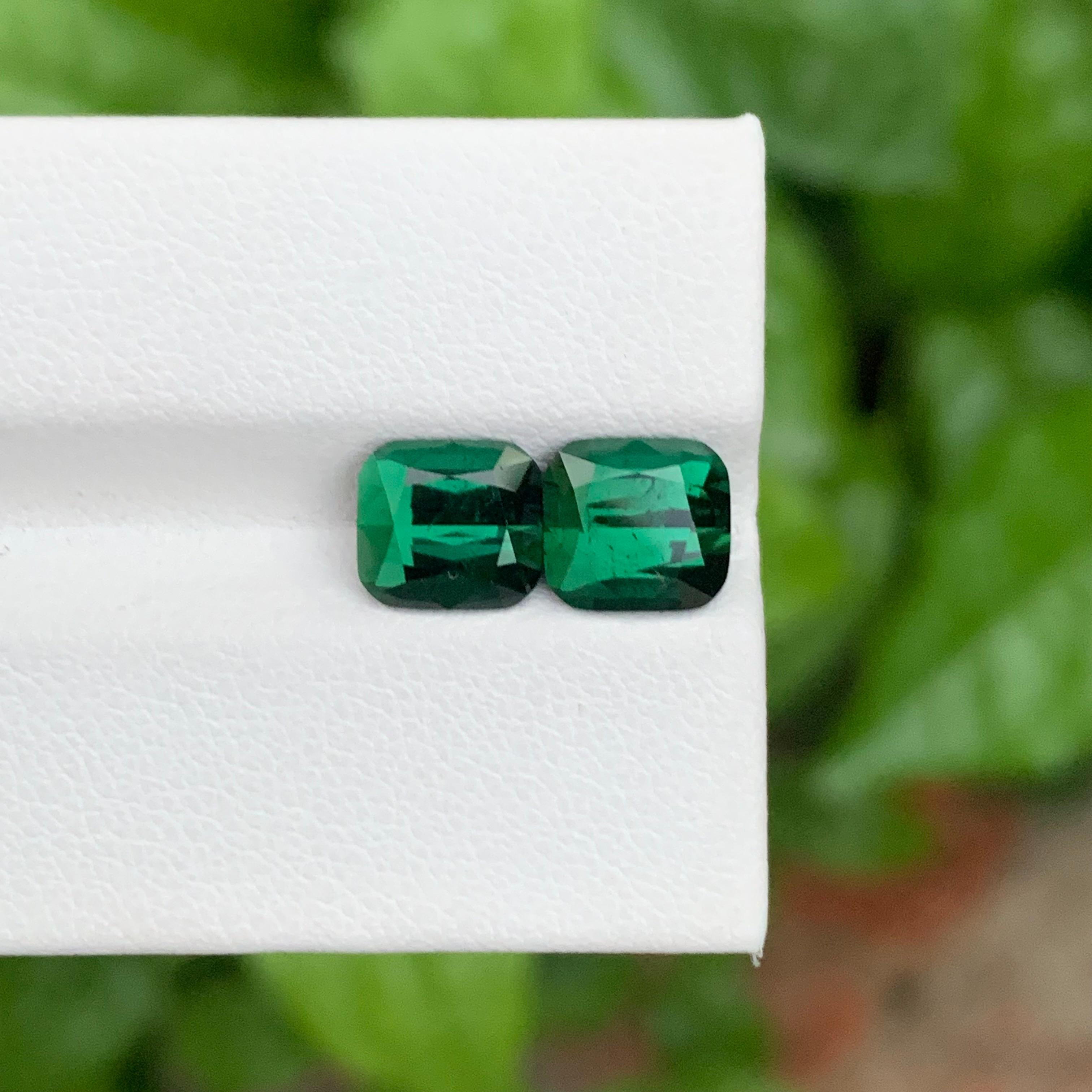 4.45 Carat Natural Loose Dark Green Tourmaline Pieces Cushion Shape Gemstone (pierre précieuse en forme de coussin) en vente 3