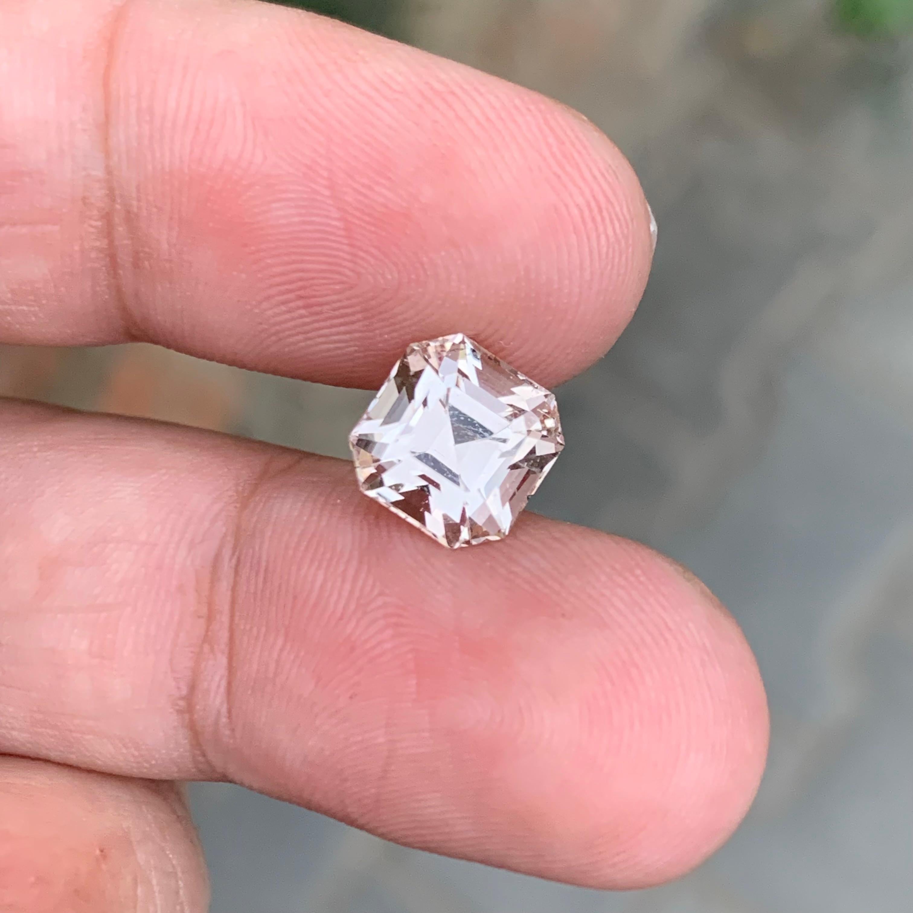 4.45 Karat natürlicher loser Goldtopas in quadratischer Form Edelstein im Angebot 1