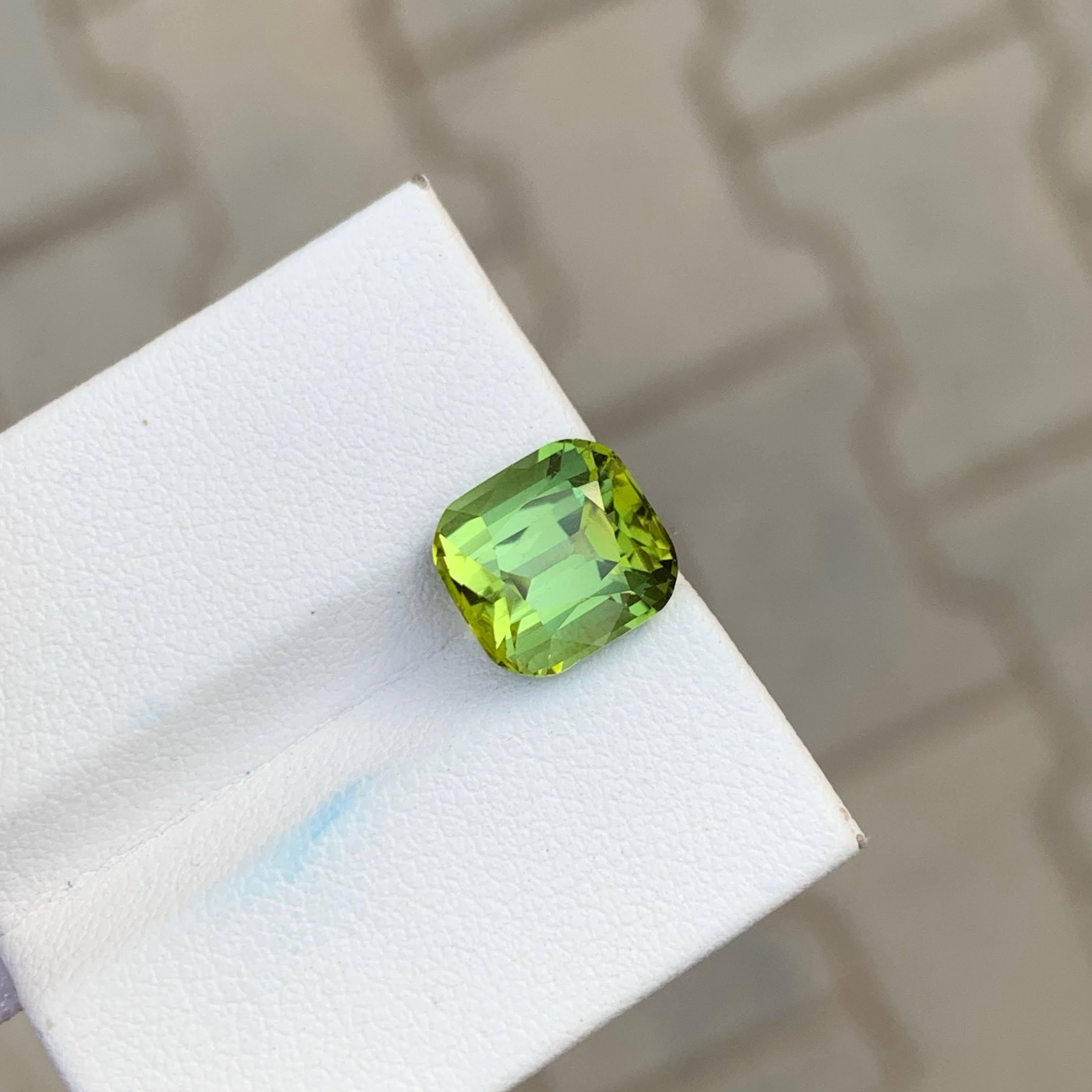Taglio cuscino 4.45 Carat Natural Loose Green Tourmaline Stone Cushion Cut Afghan Gemstone in vendita