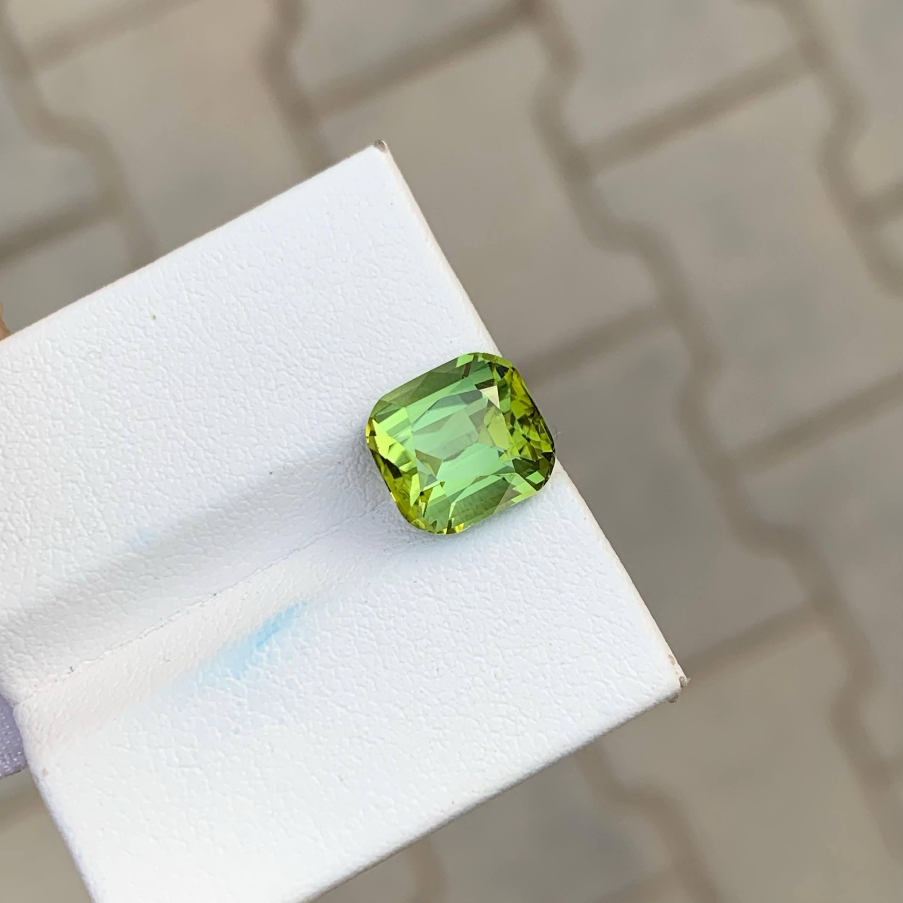 da uomo o donna 4.45 Carat Natural Loose Green Tourmaline Stone Cushion Cut Afghan Gemstone in vendita