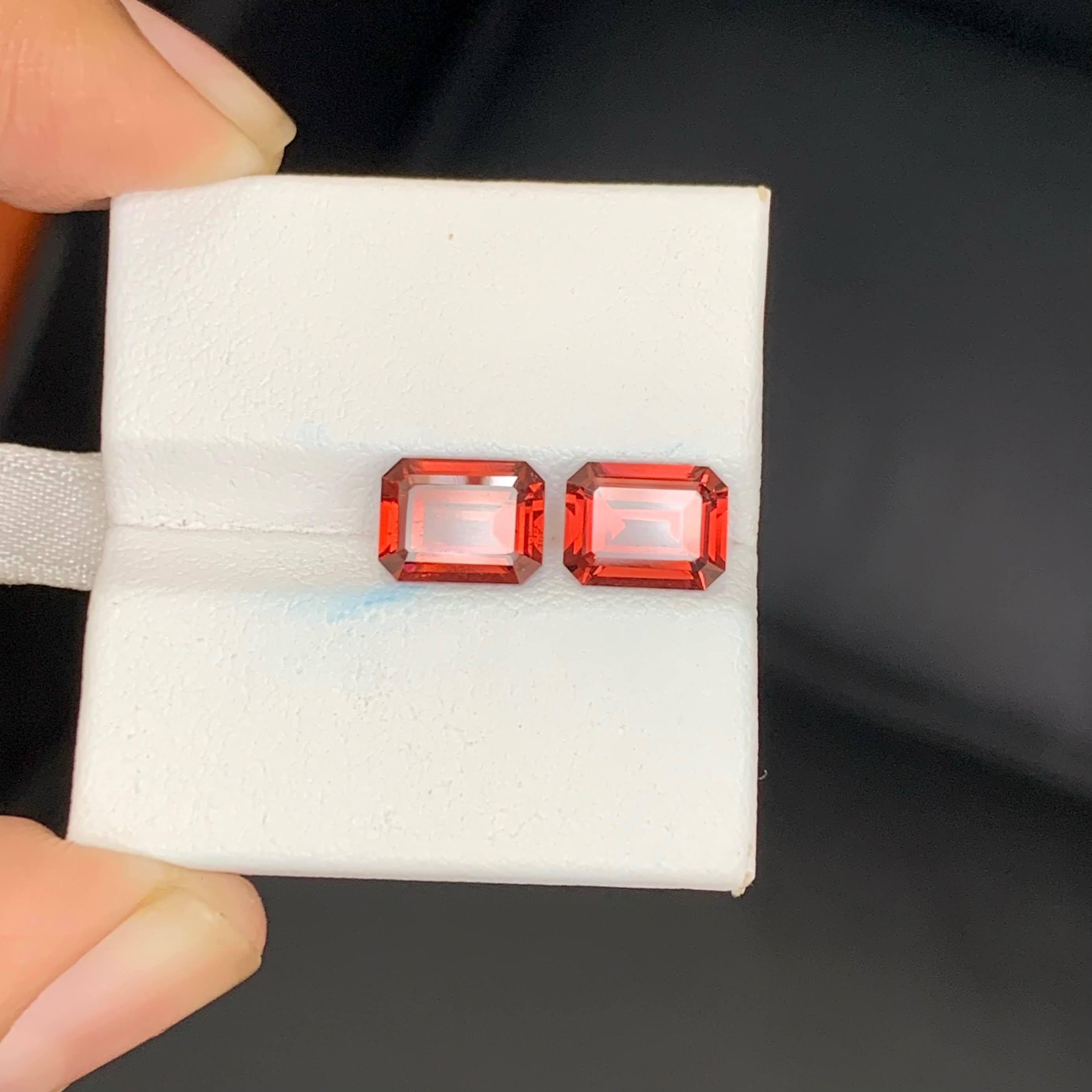 Gewicht 4,45 Karat 
Abmessungen 8,4x6,5x4,2 mm
Behandlung Keine 
Herkunft Tansanisch 
Klarheit VVS 
Form Schliff Smaragd 




Dieses exquisite 4,45-Karat-Paar aus natürlichem Malaya-Granat zeichnet sich durch eine schöne Mischung aus Pfirsichrosa