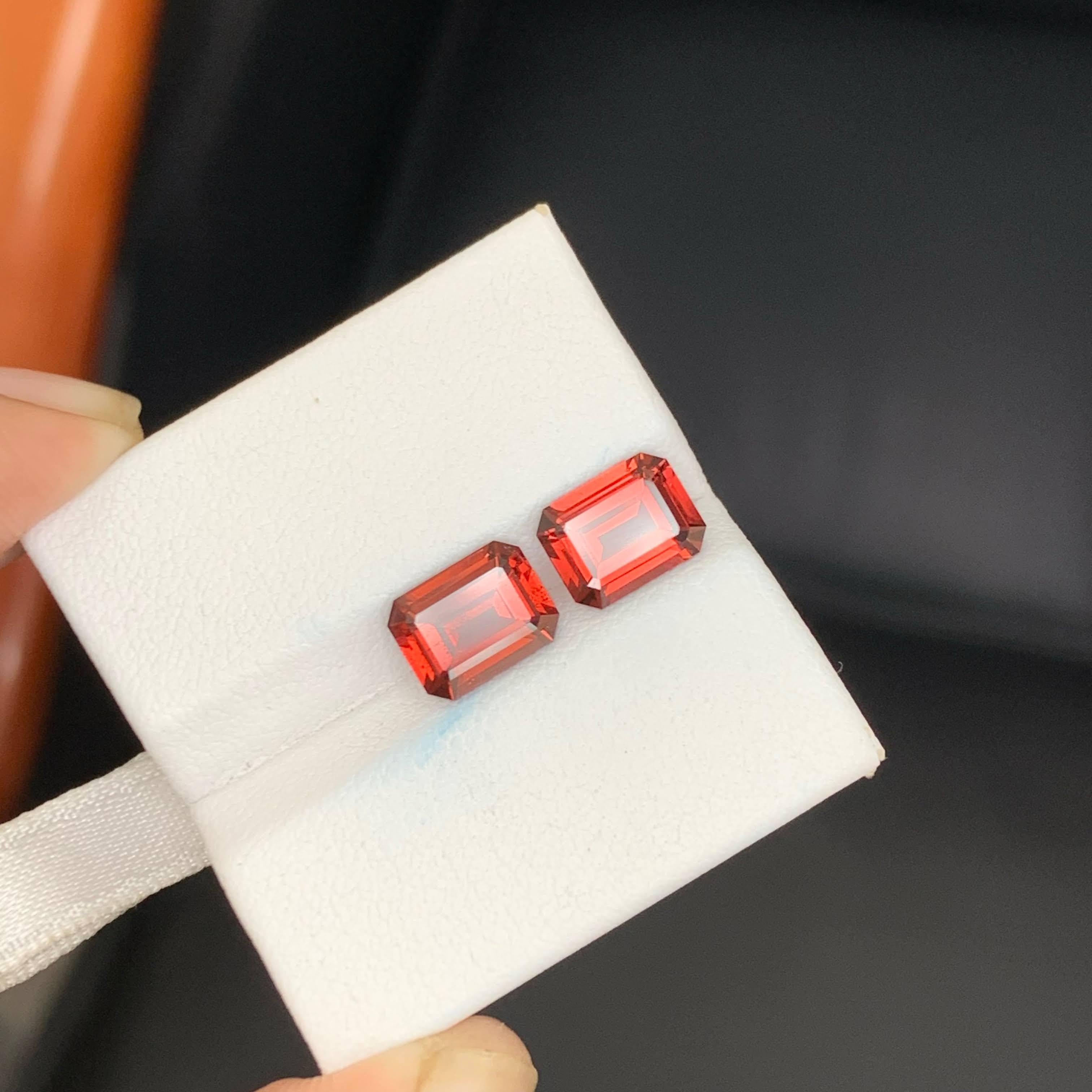 4,45 Karat Natürlicher loser Malaya Color Granat Paar Smaragdschliff Tansanischer Edelstein (Moderne) im Angebot