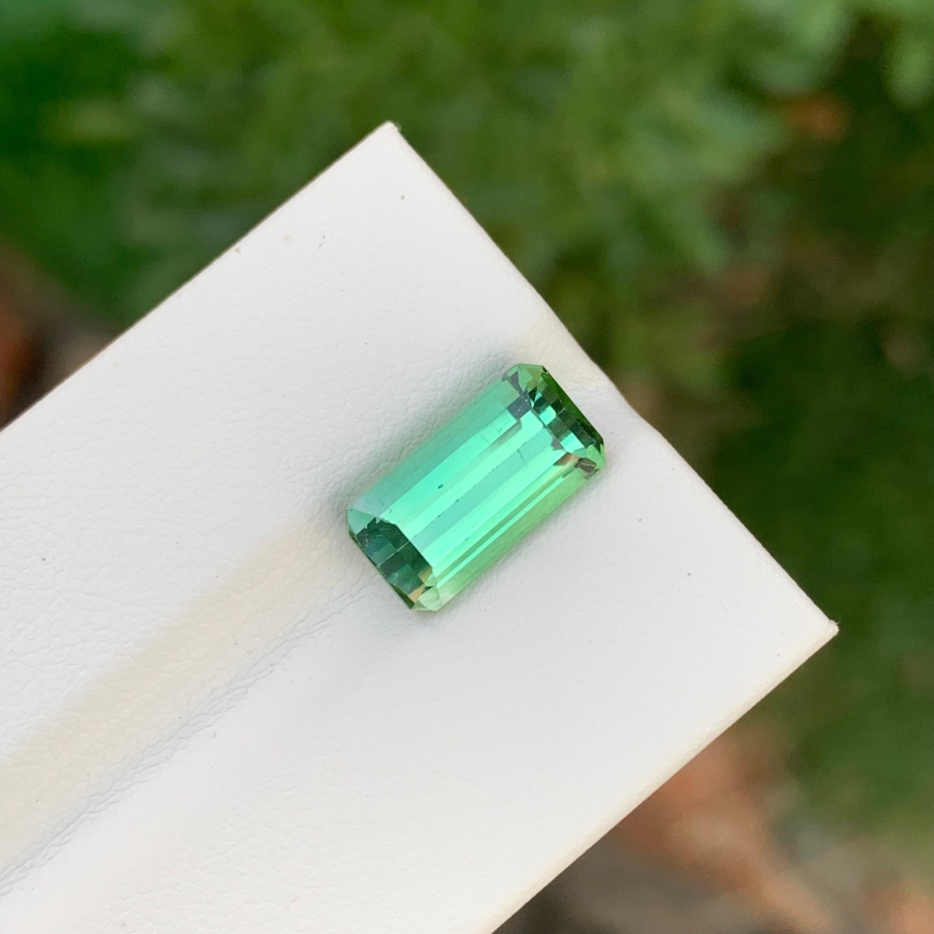4.45 Carat Natural Loose Mint Green Tourmaline Emerald Shape Gem For Jewellery  For Sale 3