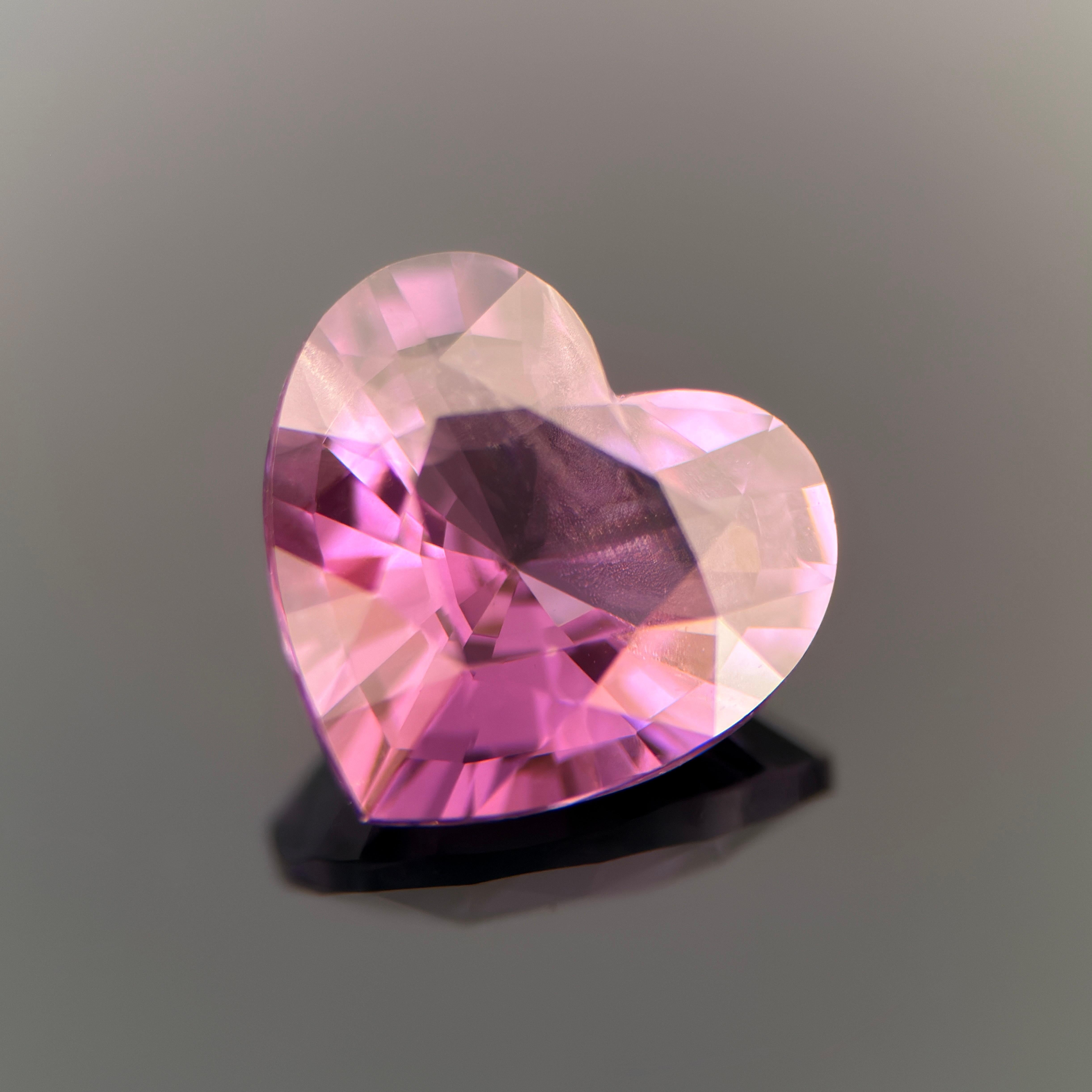 4,45-Karat natürlicher rosa violetter Spinell - Herzschliff, nahezu lupenrein, unbehandelt im Angebot 4