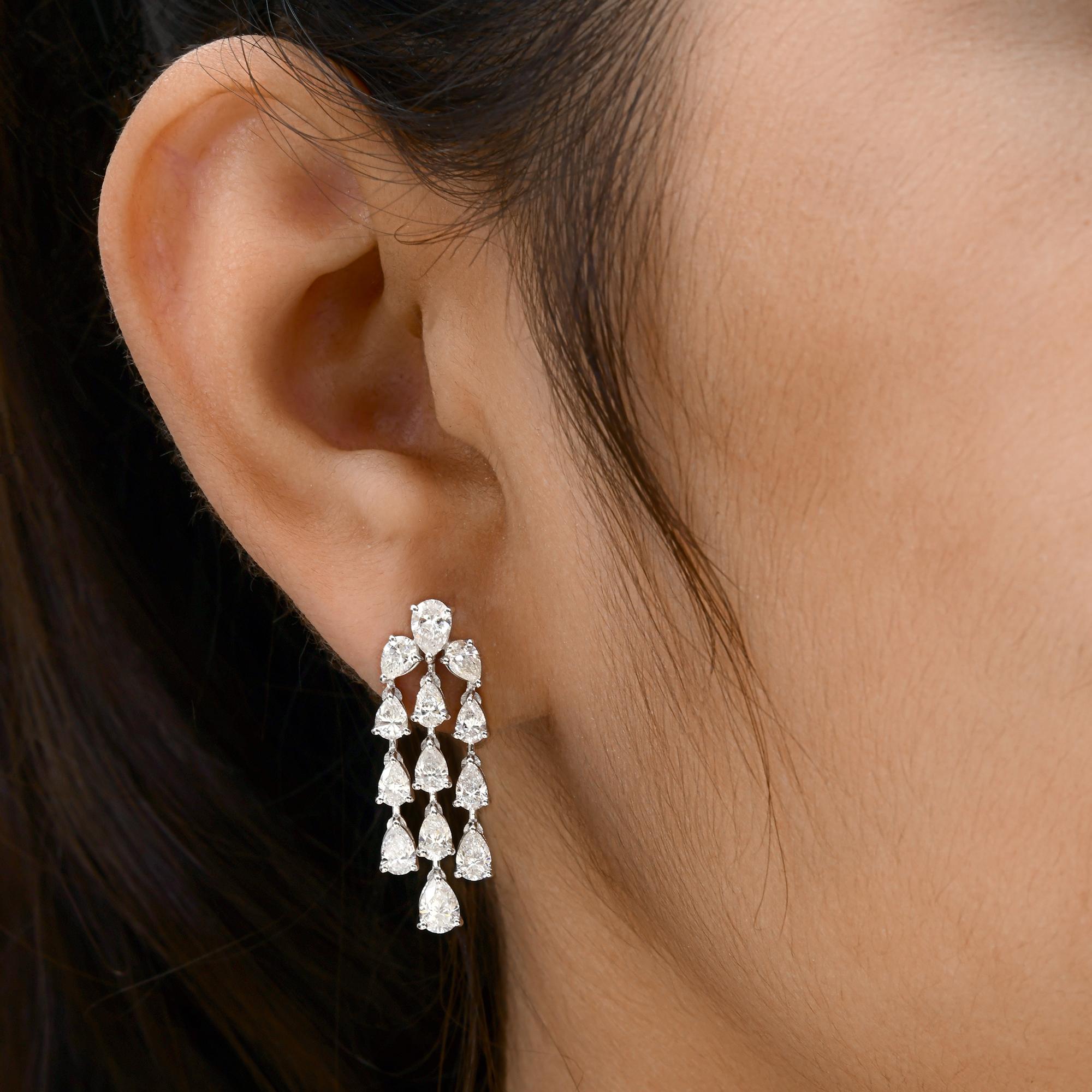 4.45 Carat SI/H Diamond 14k White Gold Chandelier Earrings Gift All Tariffs Paid
Ces boucles d'oreilles sont magistralement conçues avec des diamants de taille poire sertis en triple rangée qui pendent vers le bas, créant ainsi des boucles