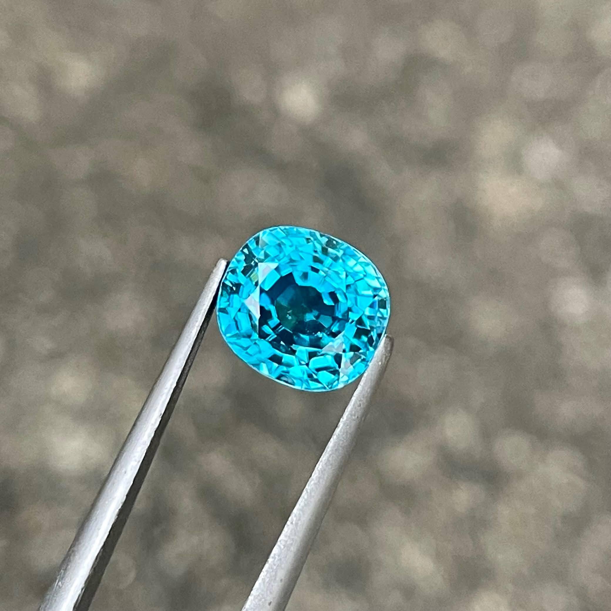 Modern 4.45 carats Blue Zircon Stone Oval Cut Natural Cambodian Gemstone For Sale