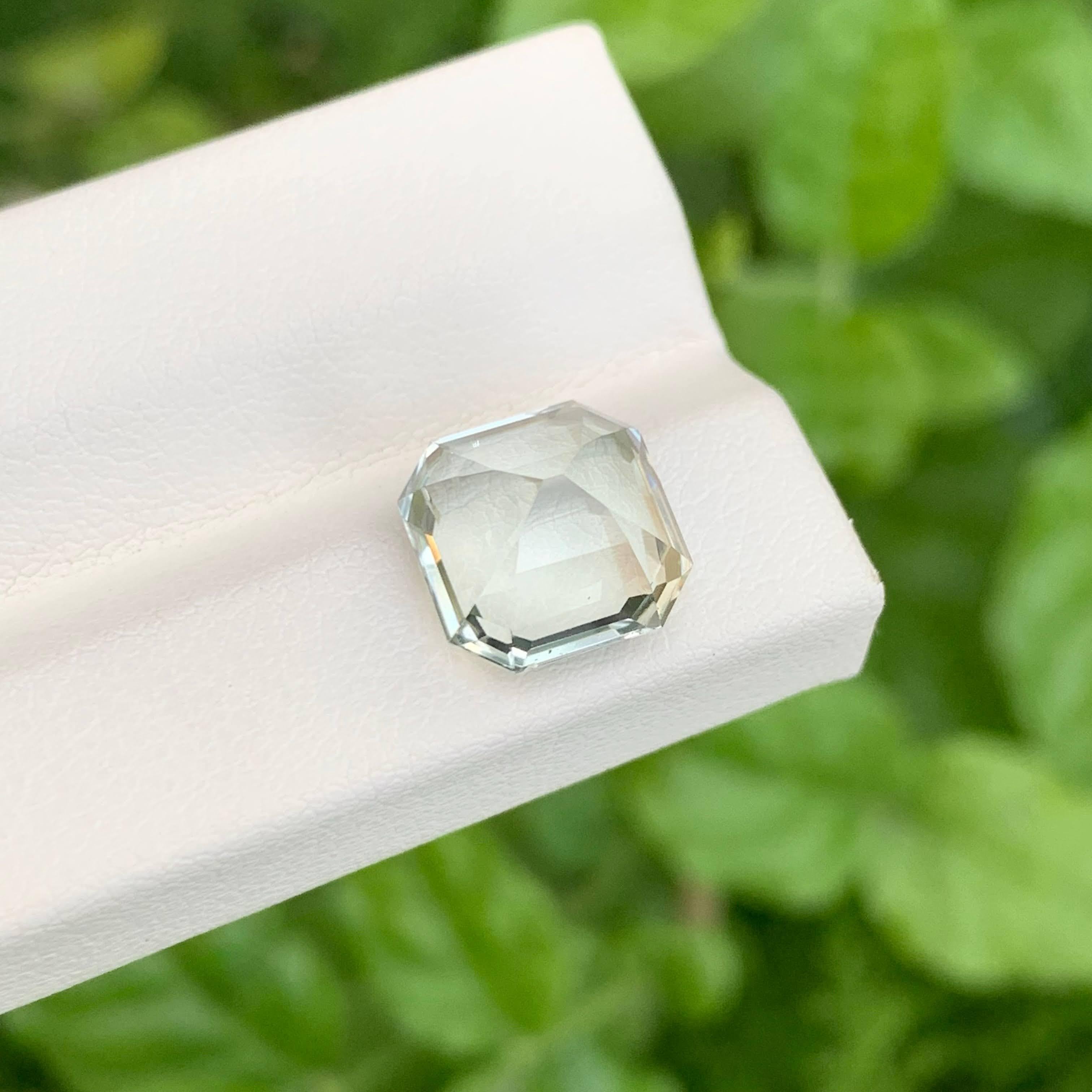 Poids 4,45 carats
Dimensions 10.1x10x7.4 mm
Traitement Aucun
Origine Afrique
Clarté  Loupe Clean
Forme Octogone
Coupez  Asscher
NA


Cette exquise améthyste verdâtre de 4,45 carats présente une taille Asscher qui rehausse sa brillance et sa