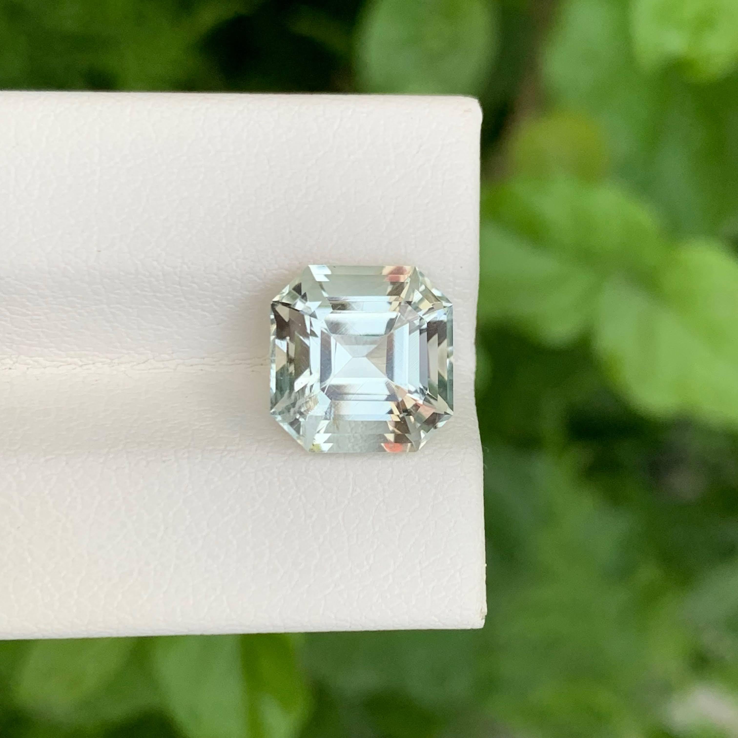 Moderne 4.45 carats Greenish Amethyst Stone Asscher Cut Natural African Gemstone (Améthyste verte taillée à l'emporte-pièce) en vente
