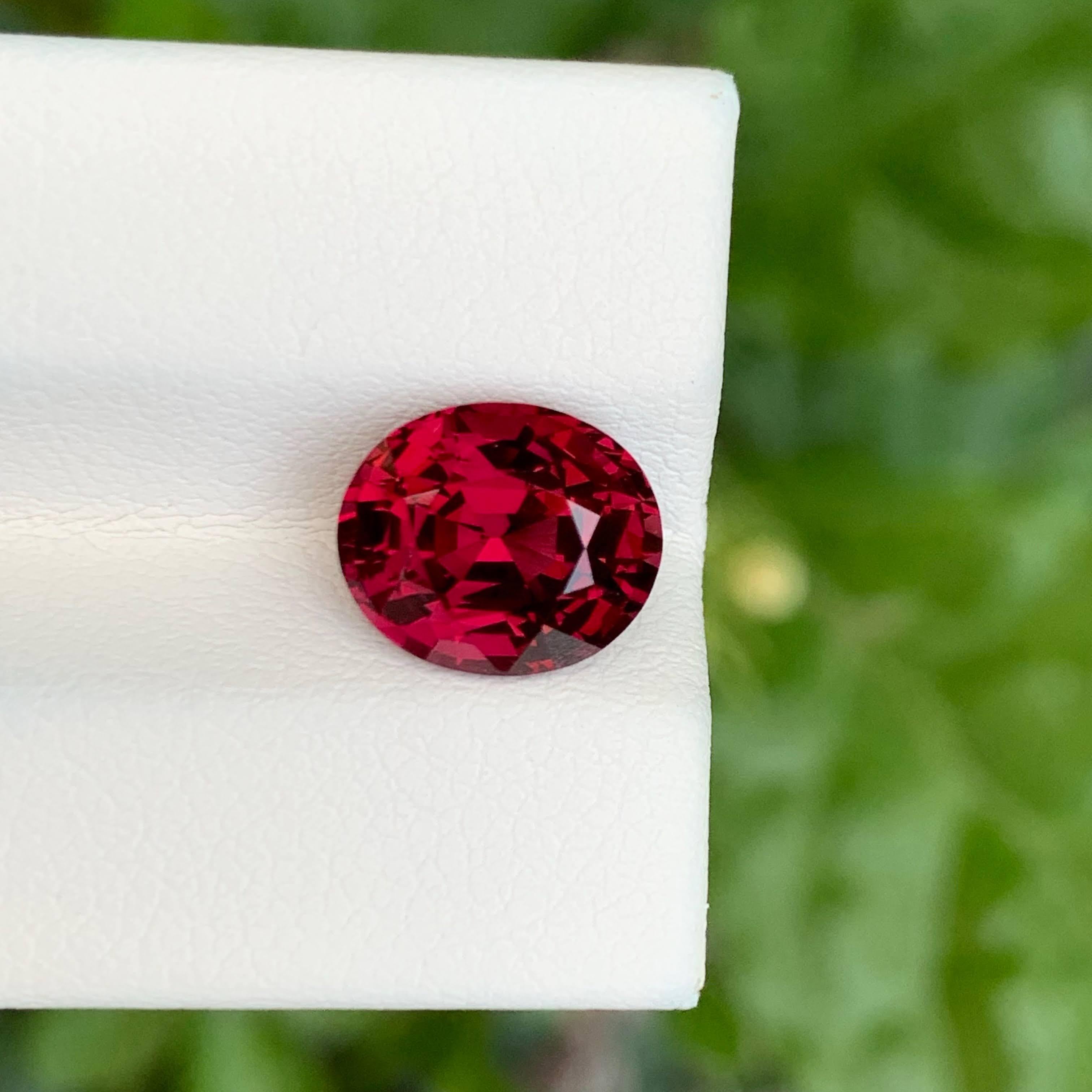 4,45 Karat Rosa-roter Umbalit-Granat-Stein im Ovalschliff Natürlicher afrikanischer Edelstein im Zustand „Neu“ im Angebot in Bangkok, TH