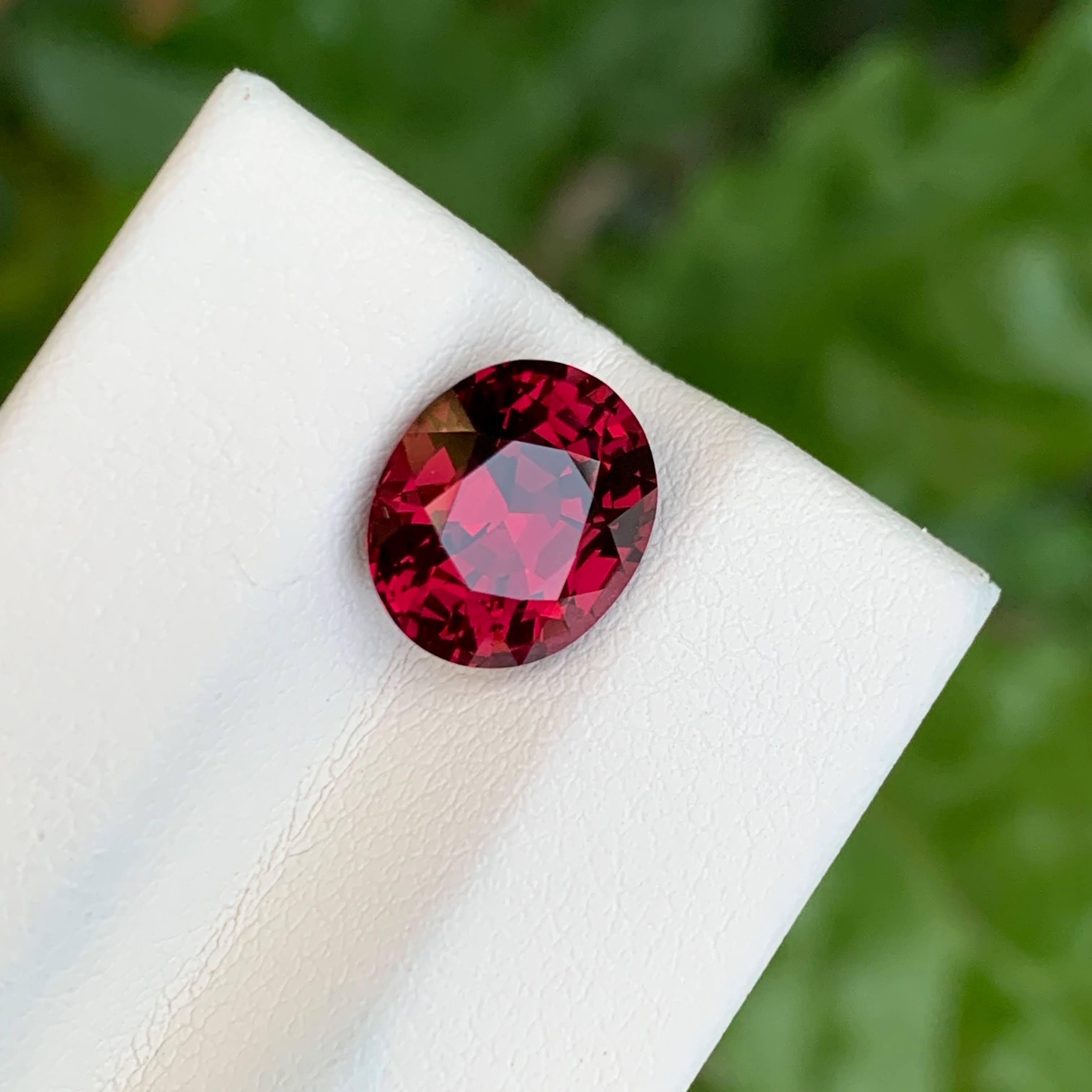 4,45 Karat Rosa-roter Umbalit-Granat-Stein im Ovalschliff Natürlicher afrikanischer Edelstein für Damen oder Herren im Angebot