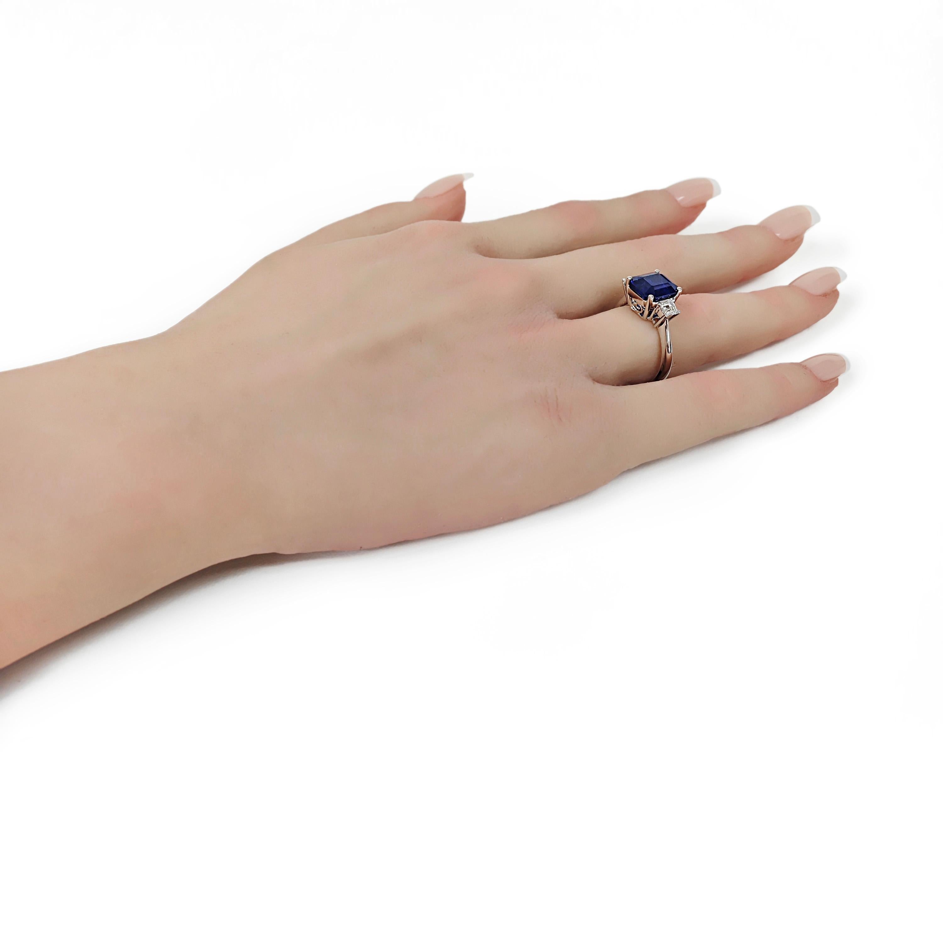 4.45 Carats Sapphire and White Diamond White Gold Ring In New Condition For Sale In New York, NY