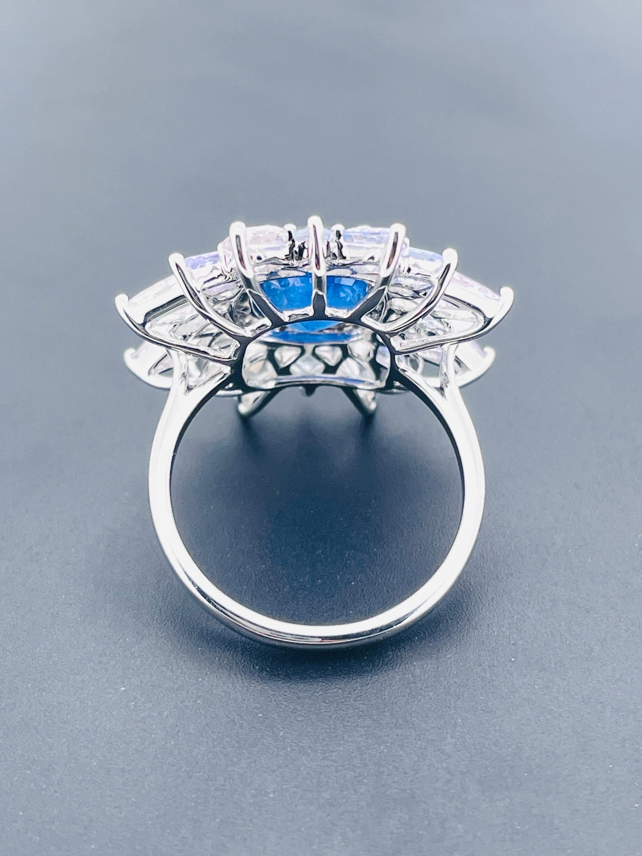 4,45ct Zaffiro di Ceylon blu reale con diamante naturale e zaffiro fantasia 14K in vendita 4