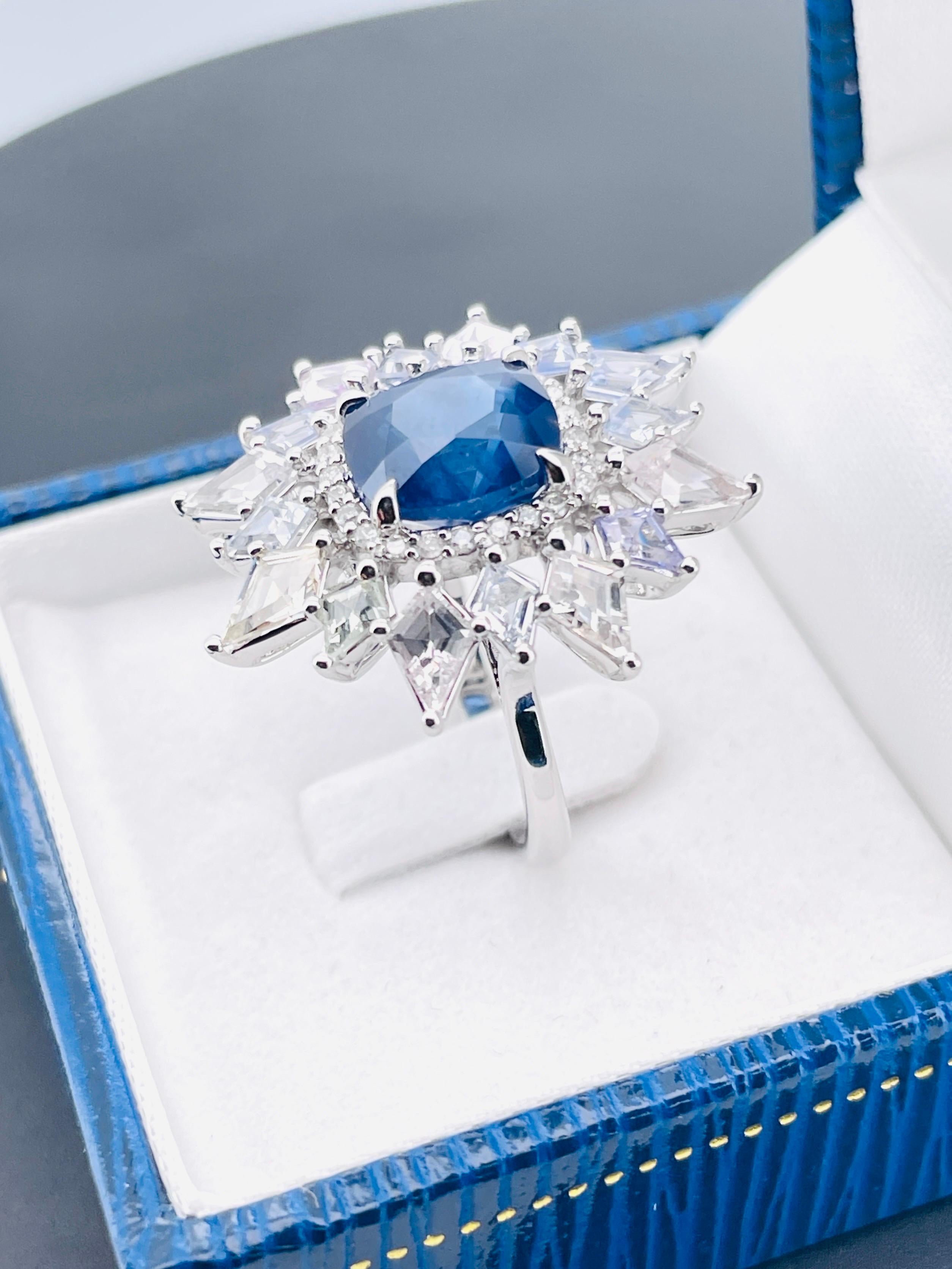 4,45ct Zaffiro di Ceylon blu reale con diamante naturale e zaffiro fantasia 14K in vendita 7