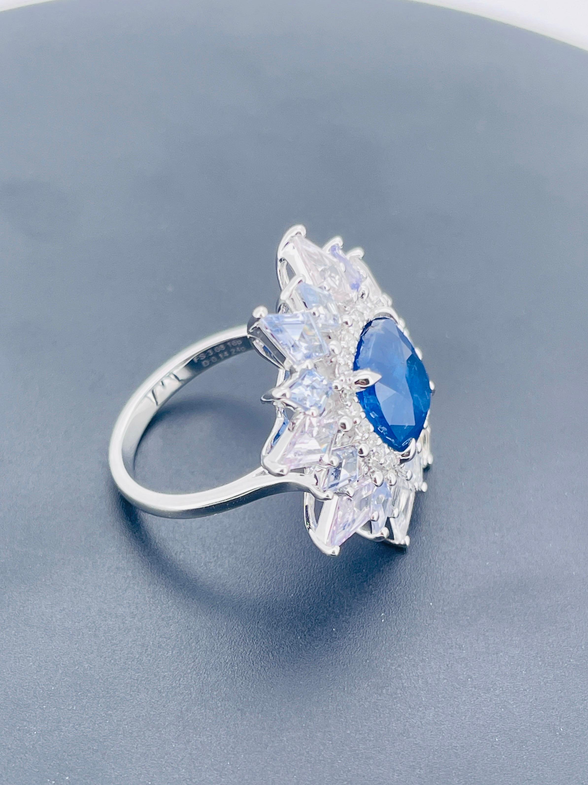 4,45ct Zaffiro di Ceylon blu reale con diamante naturale e zaffiro fantasia 14K in vendita 8