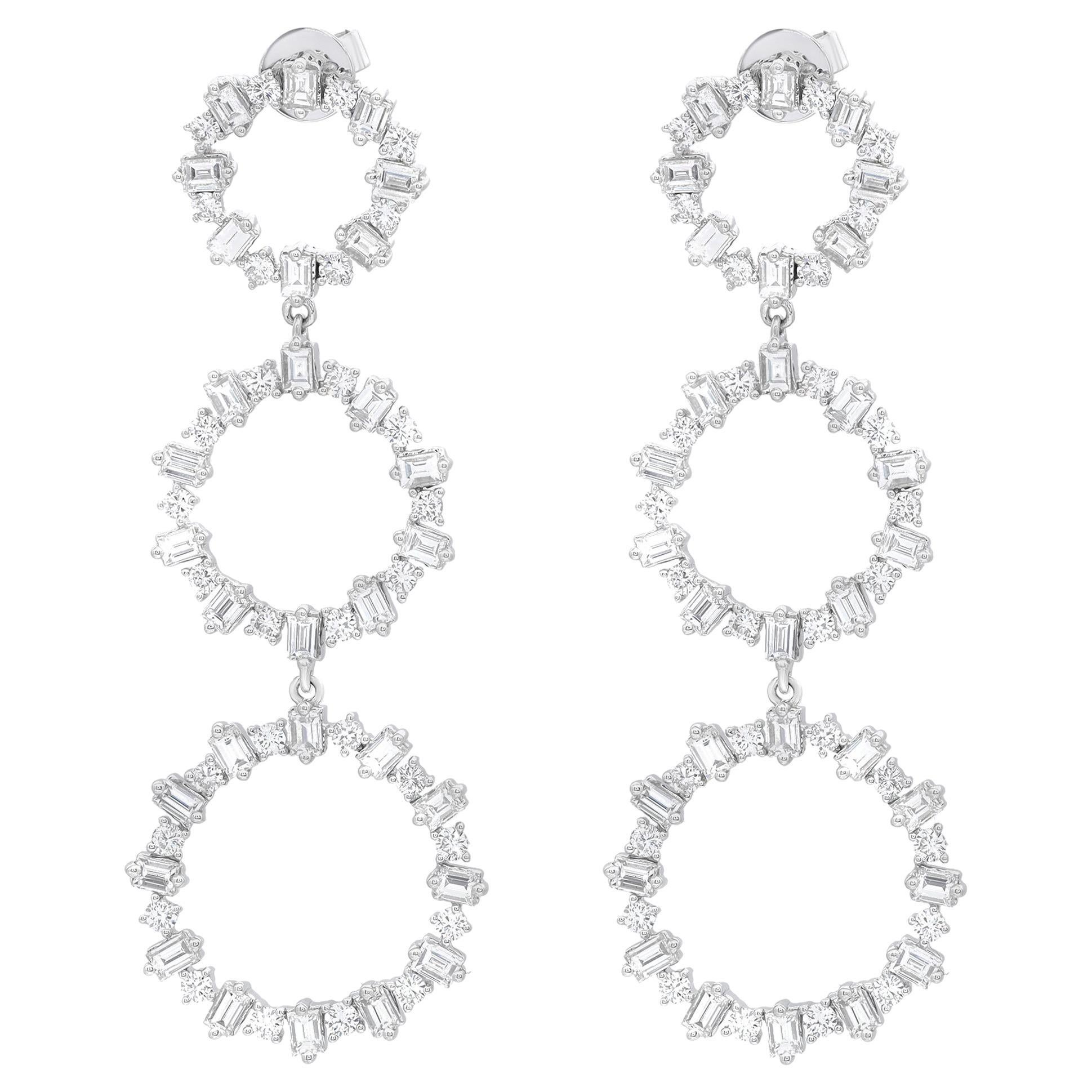 Pendants d'oreilles en or blanc 18 carats avec diamants baguettes et ronds 4,45 ctw