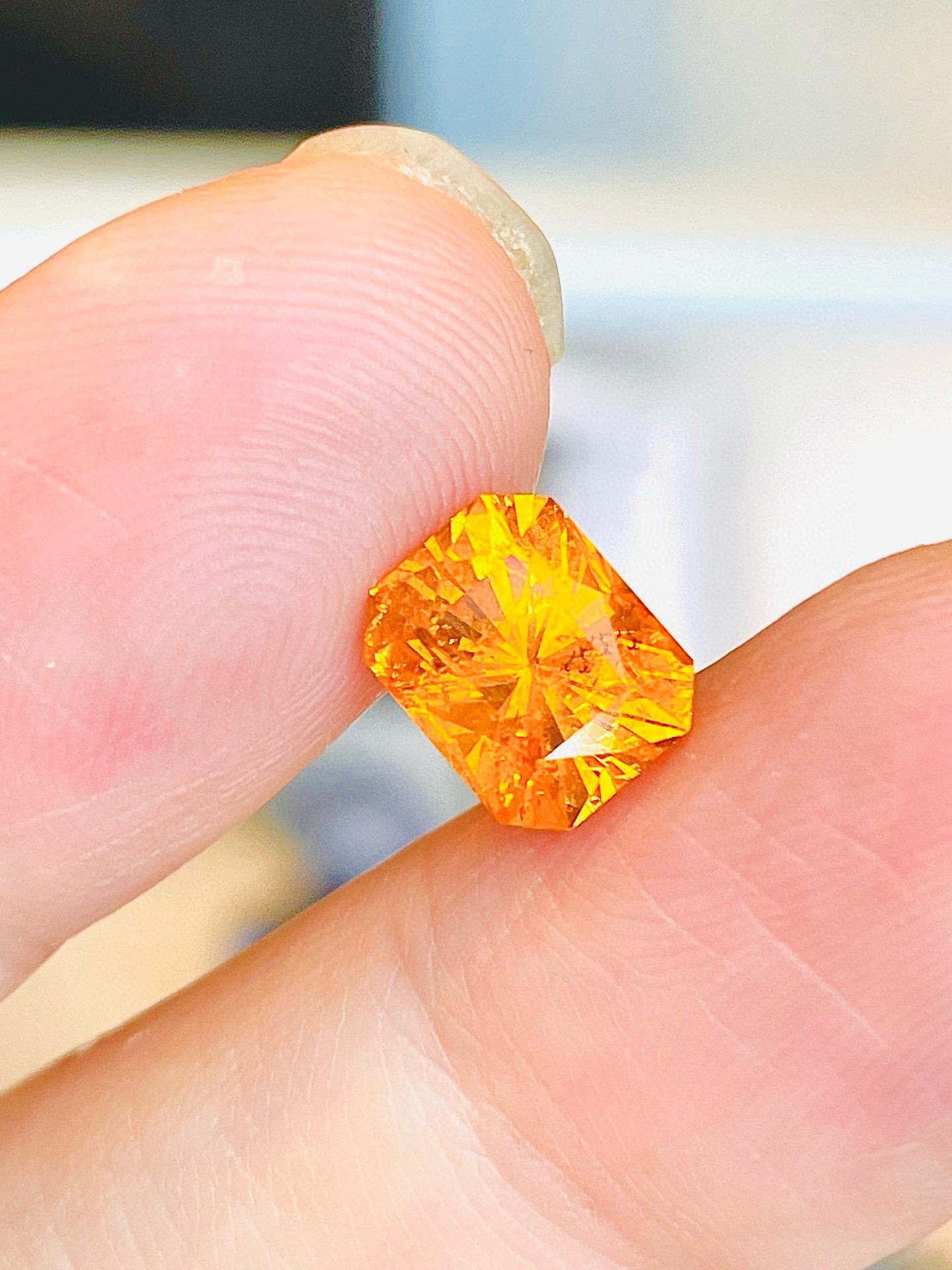 Women's or Men's 4.46 Carats Fanta garnet fire color High quality High precision Diamond